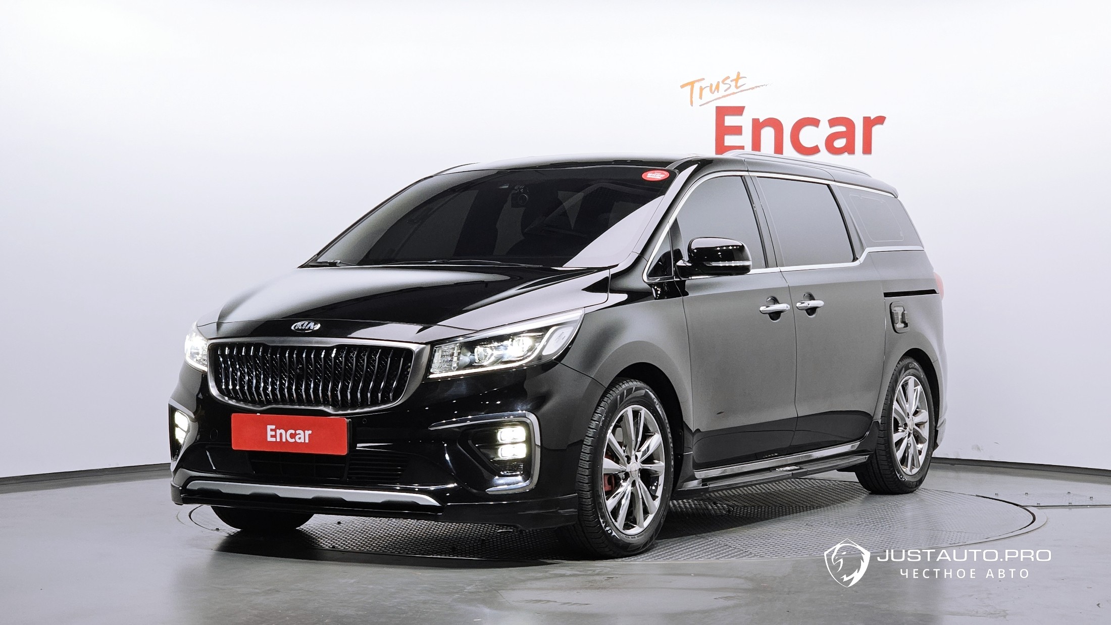 Автомобиль Kia Canival