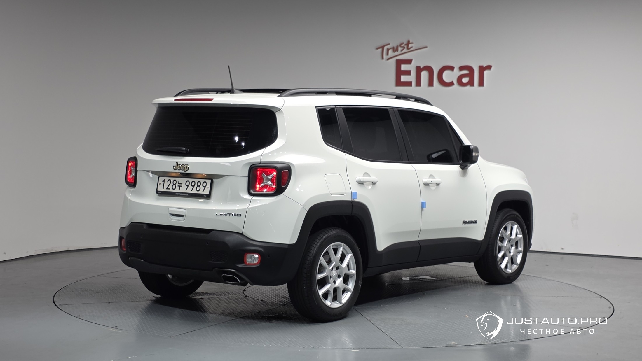 Автомобиль Jeep Renegade