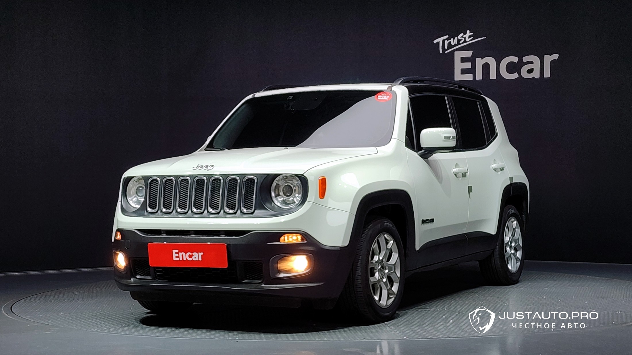 Автомобиль Jeep Renegade