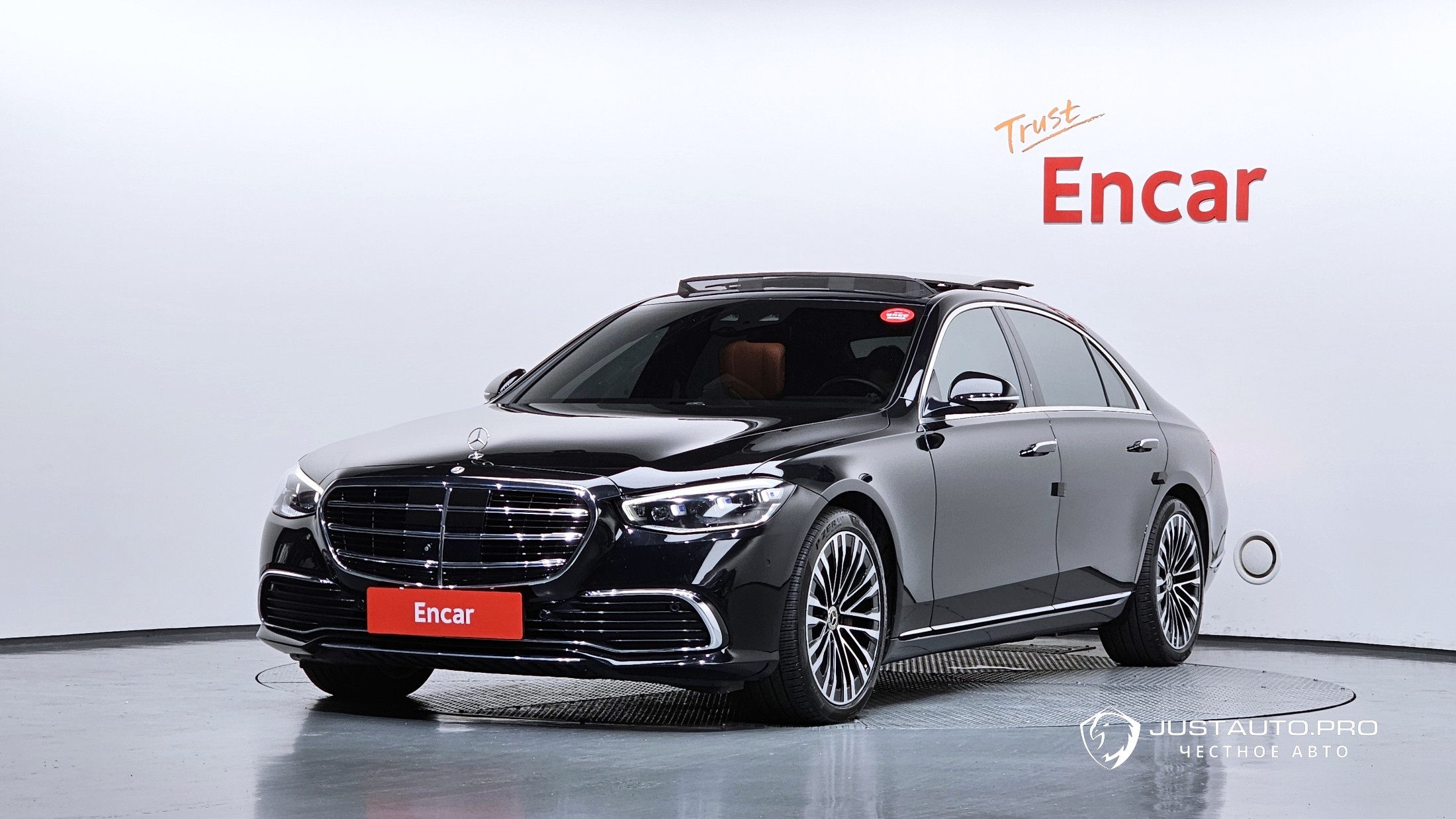 Автомобиль Mercedes-Benz S-Class