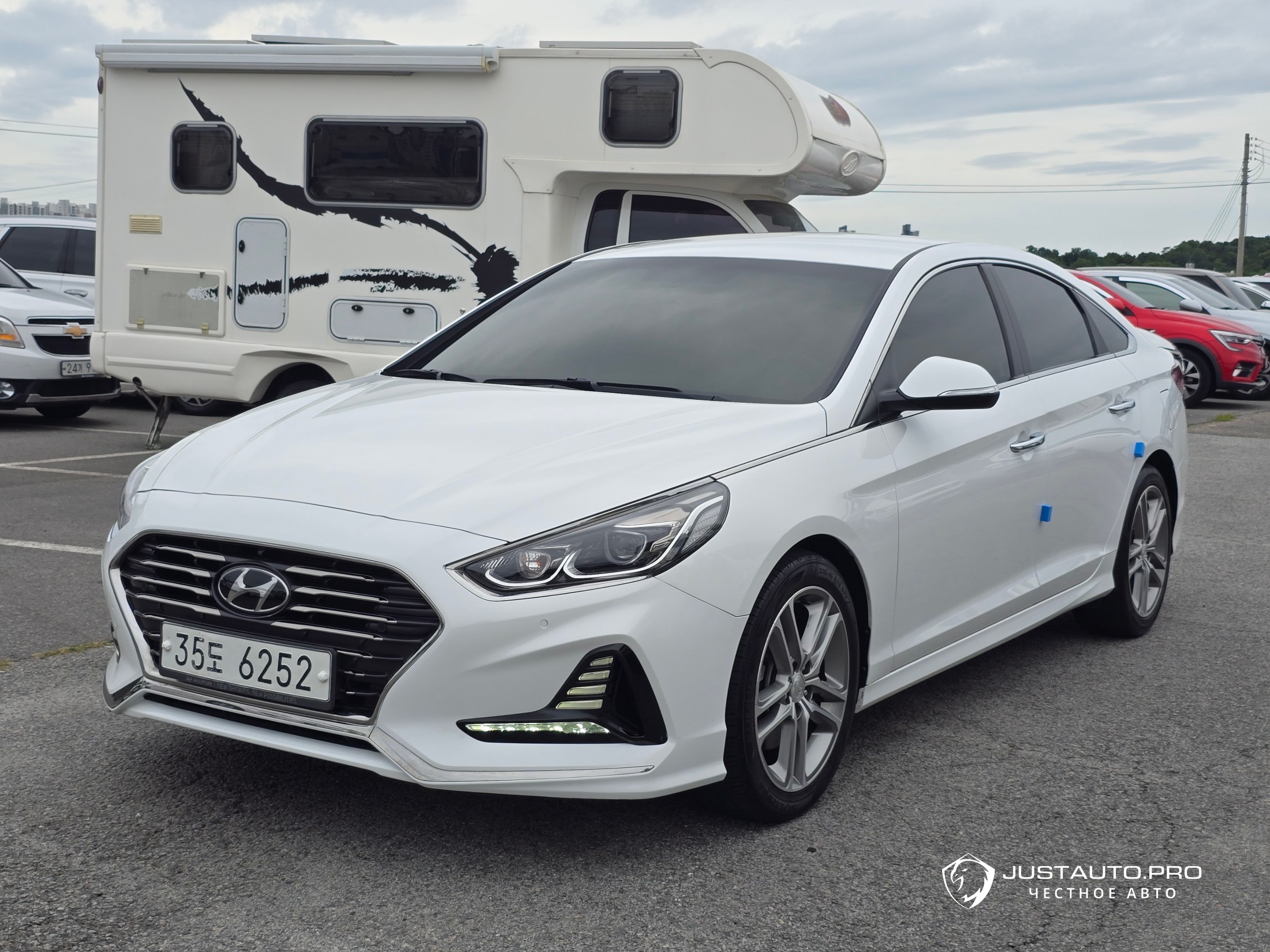 Автомобиль Hyundai Sonata