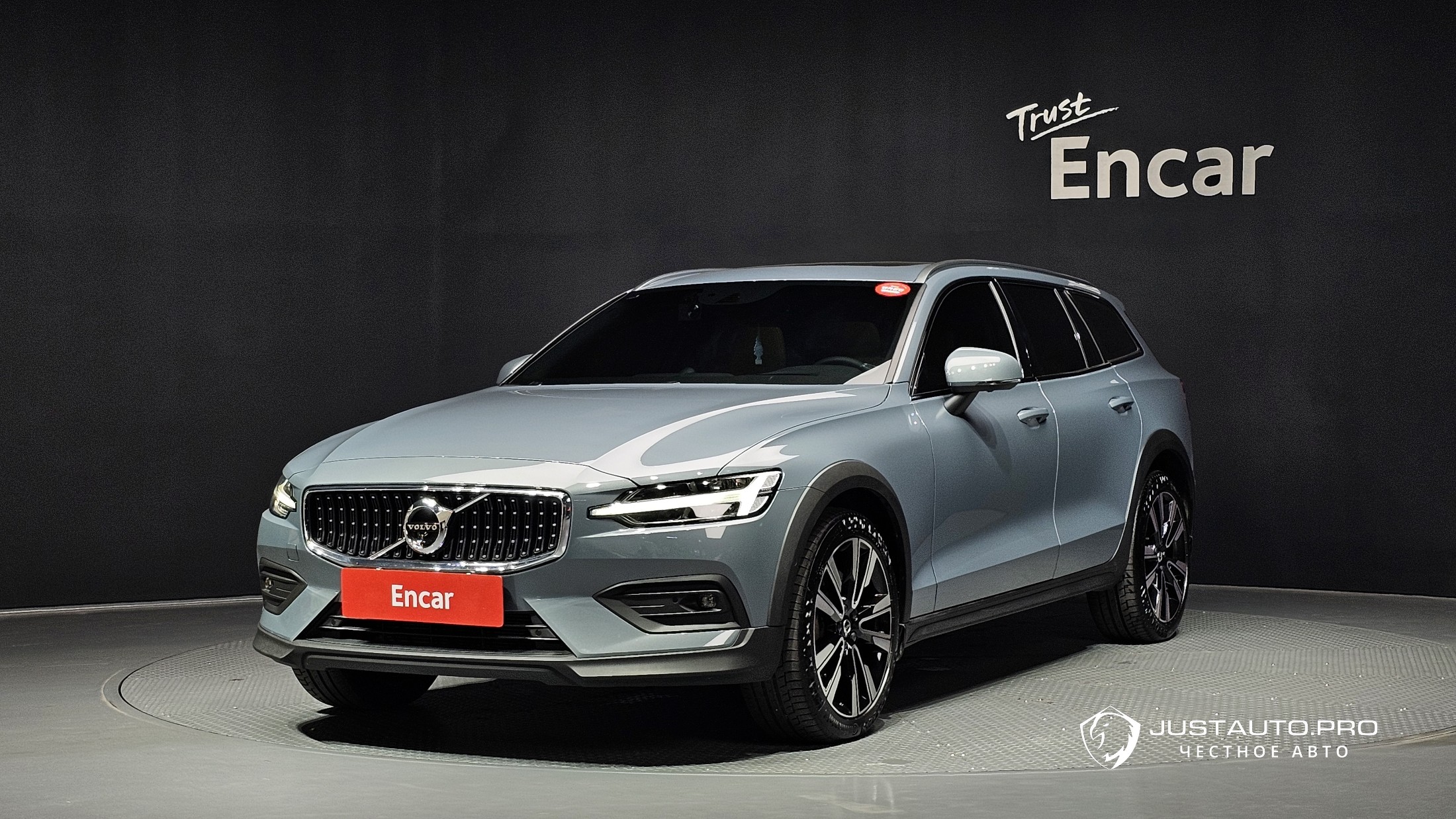 Автомобиль Volvo V60