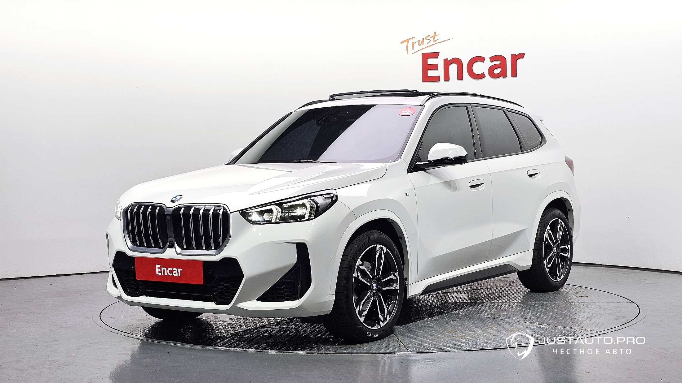 Автомобиль BMW X1