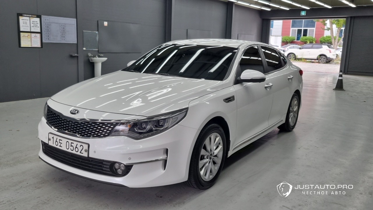 Автомобиль Kia K5