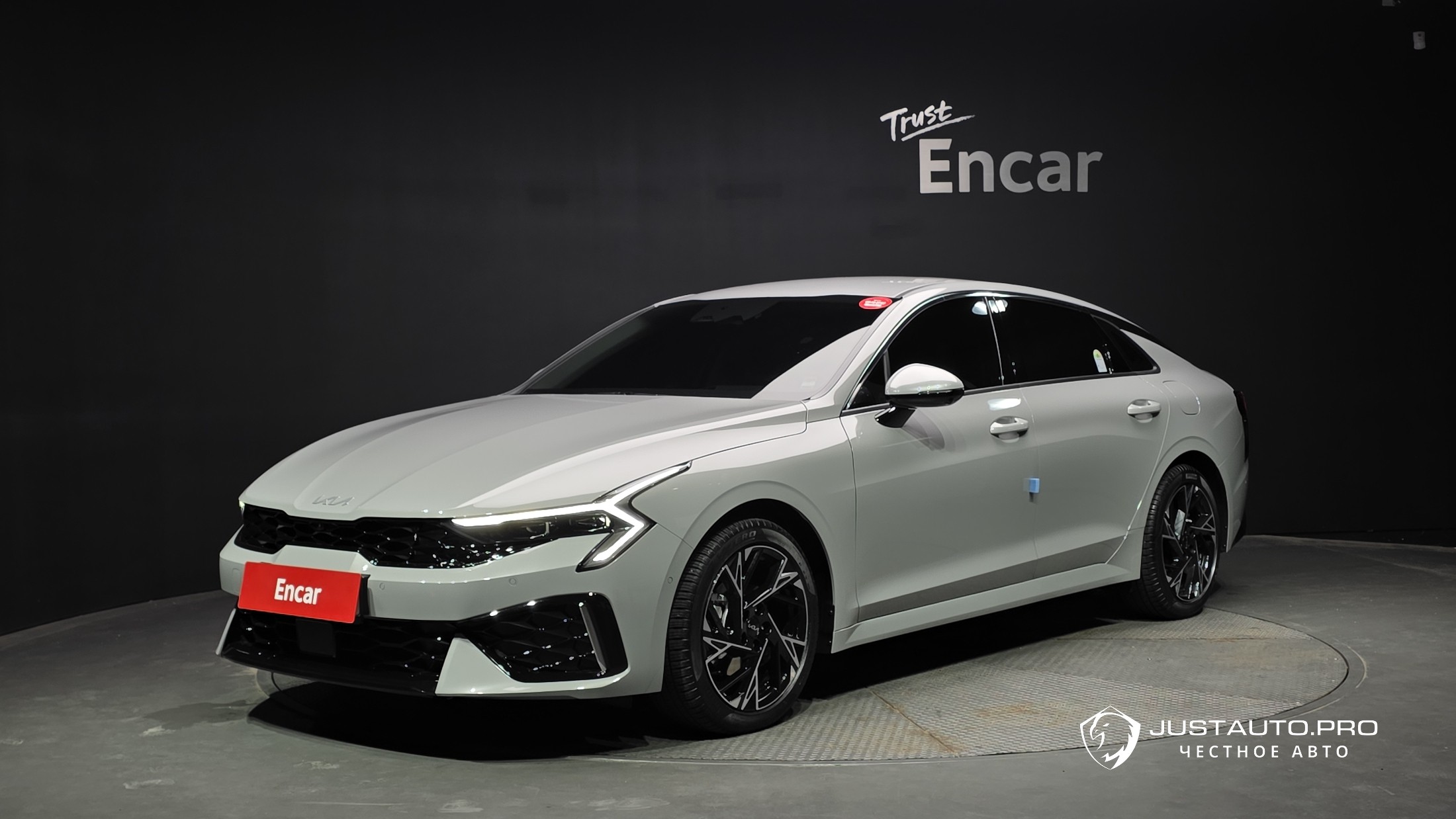 Автомобиль Kia K5