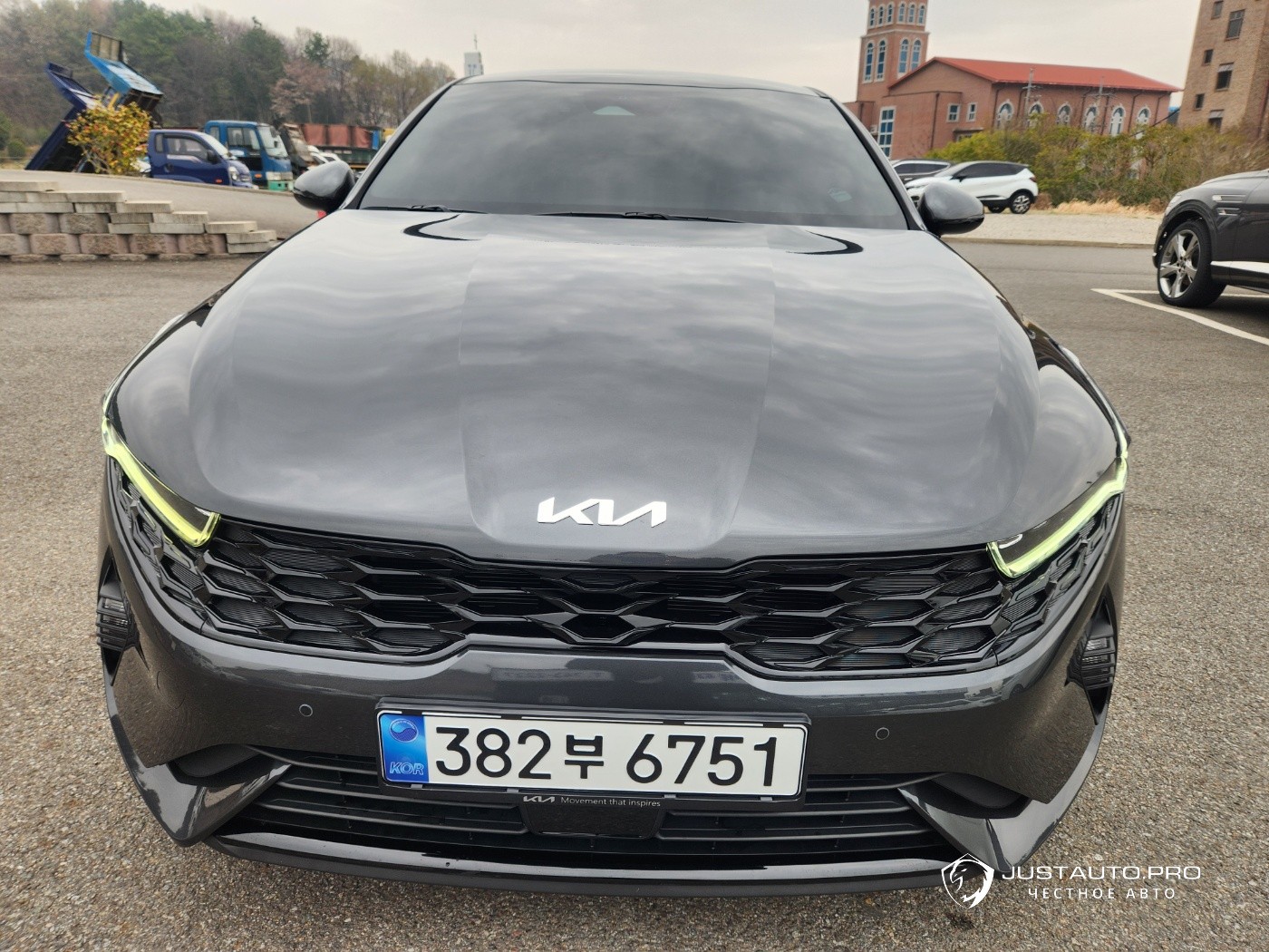 Автомобиль Kia K5