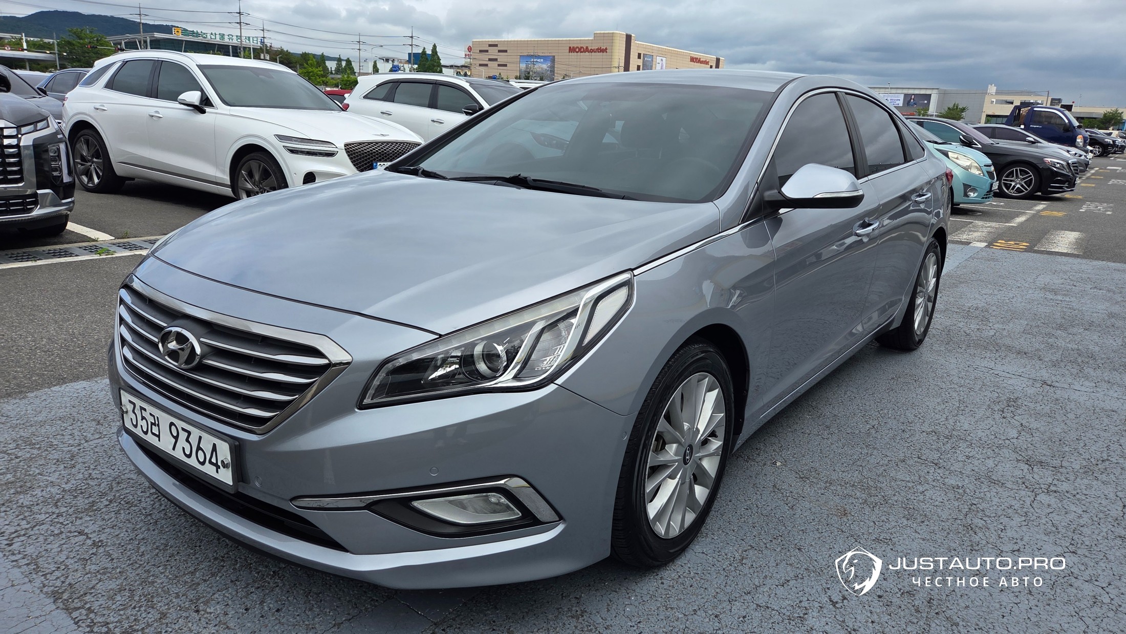 Автомобиль Hyundai Sonata