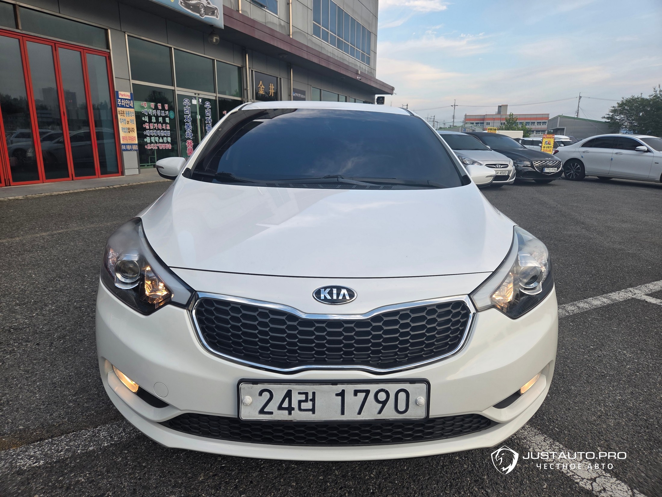 Автомобиль Kia K3