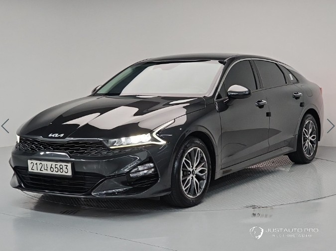 Автомобиль Kia K5