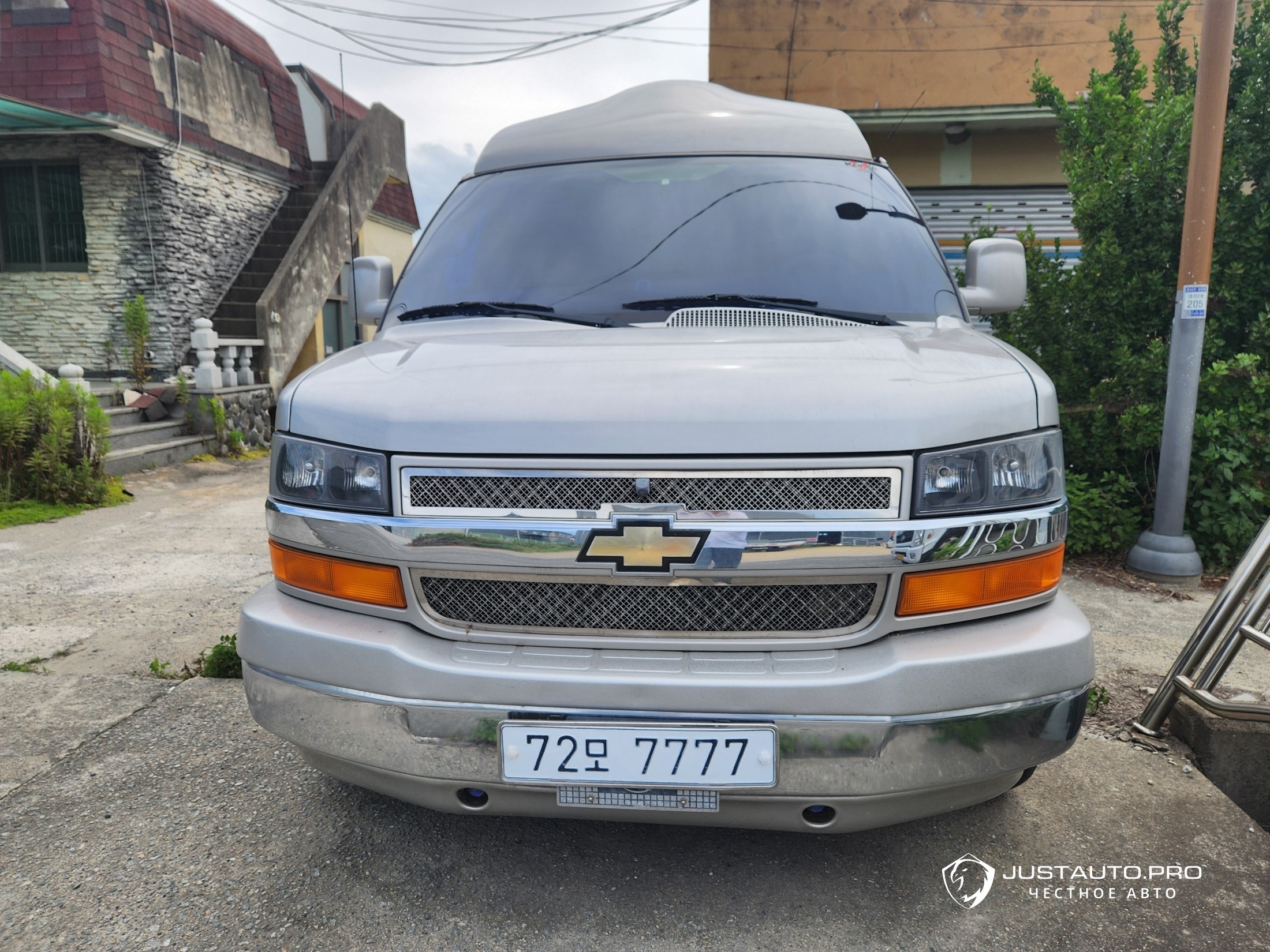 Автомобиль Chevrolet Express Van
