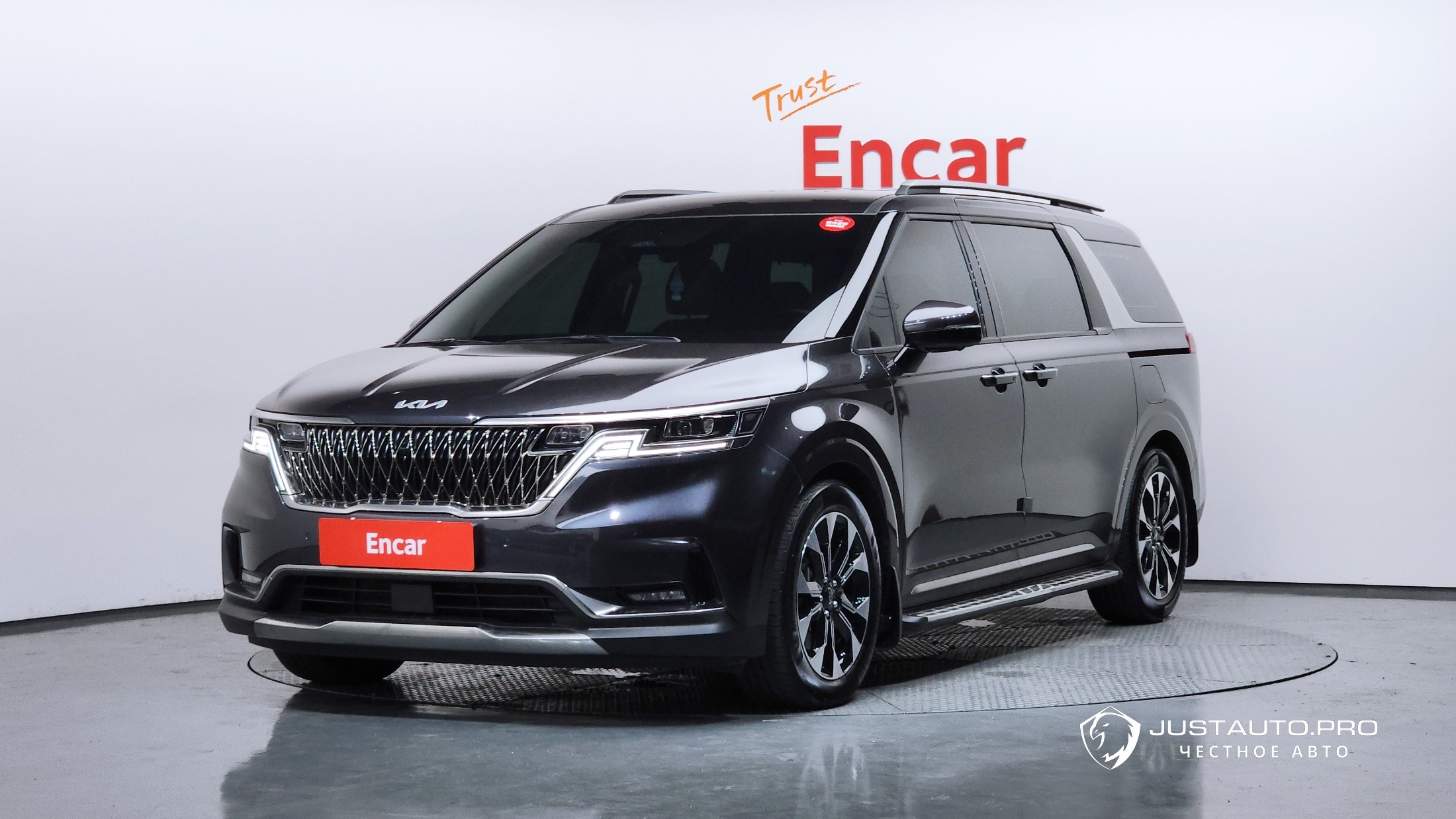 Автомобиль Kia Canival