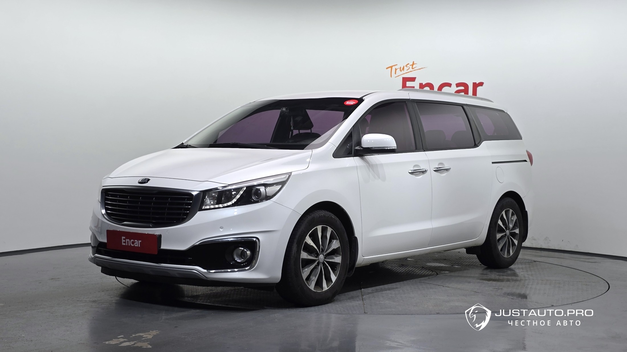 Автомобиль Kia Canival