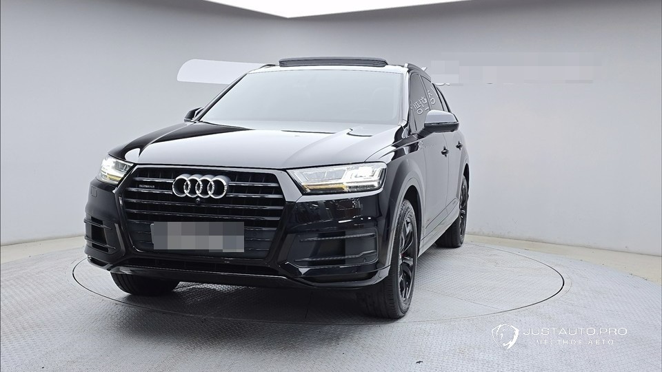 Автомобиль Audi Q7