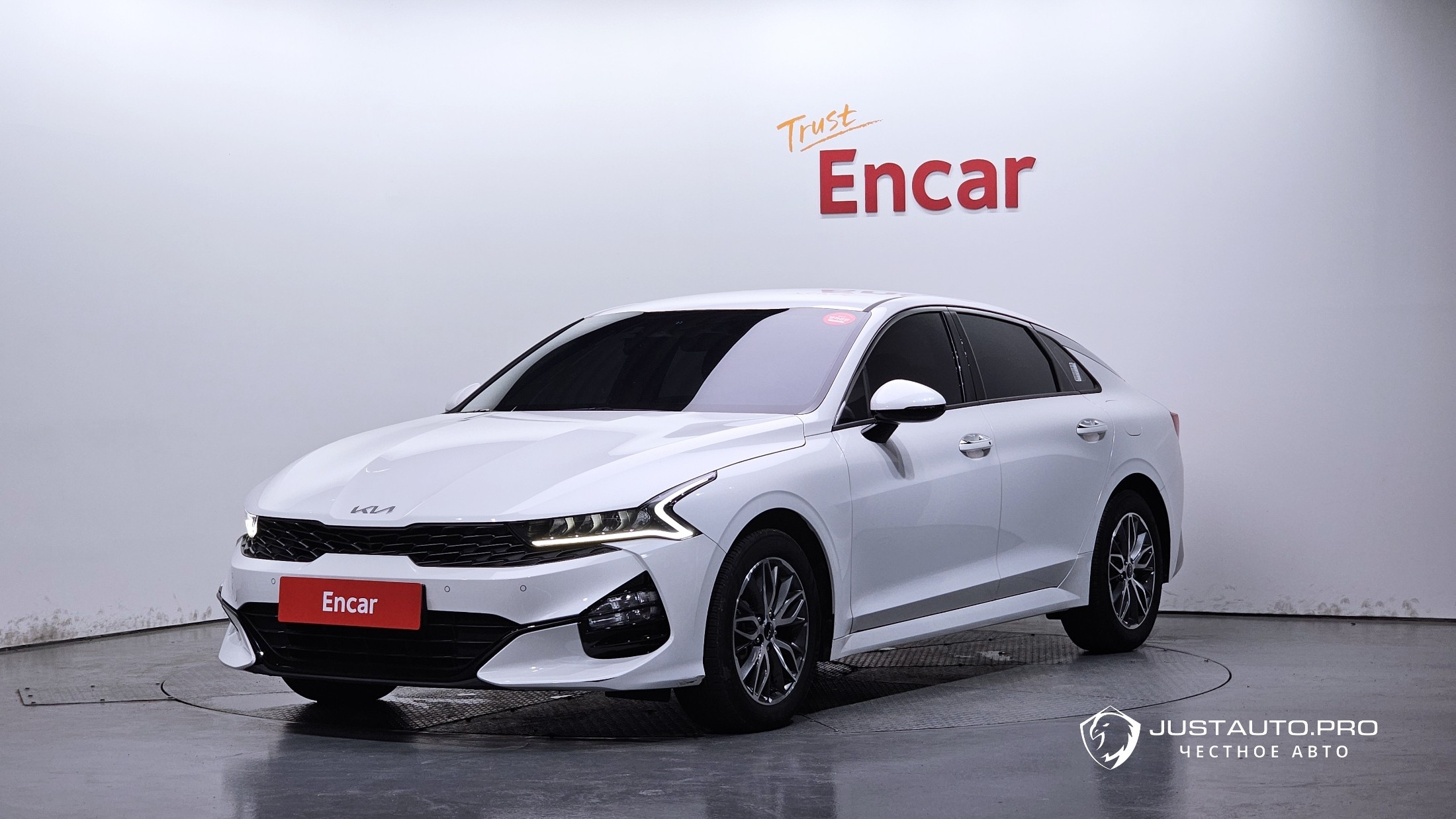 Автомобиль Kia K5