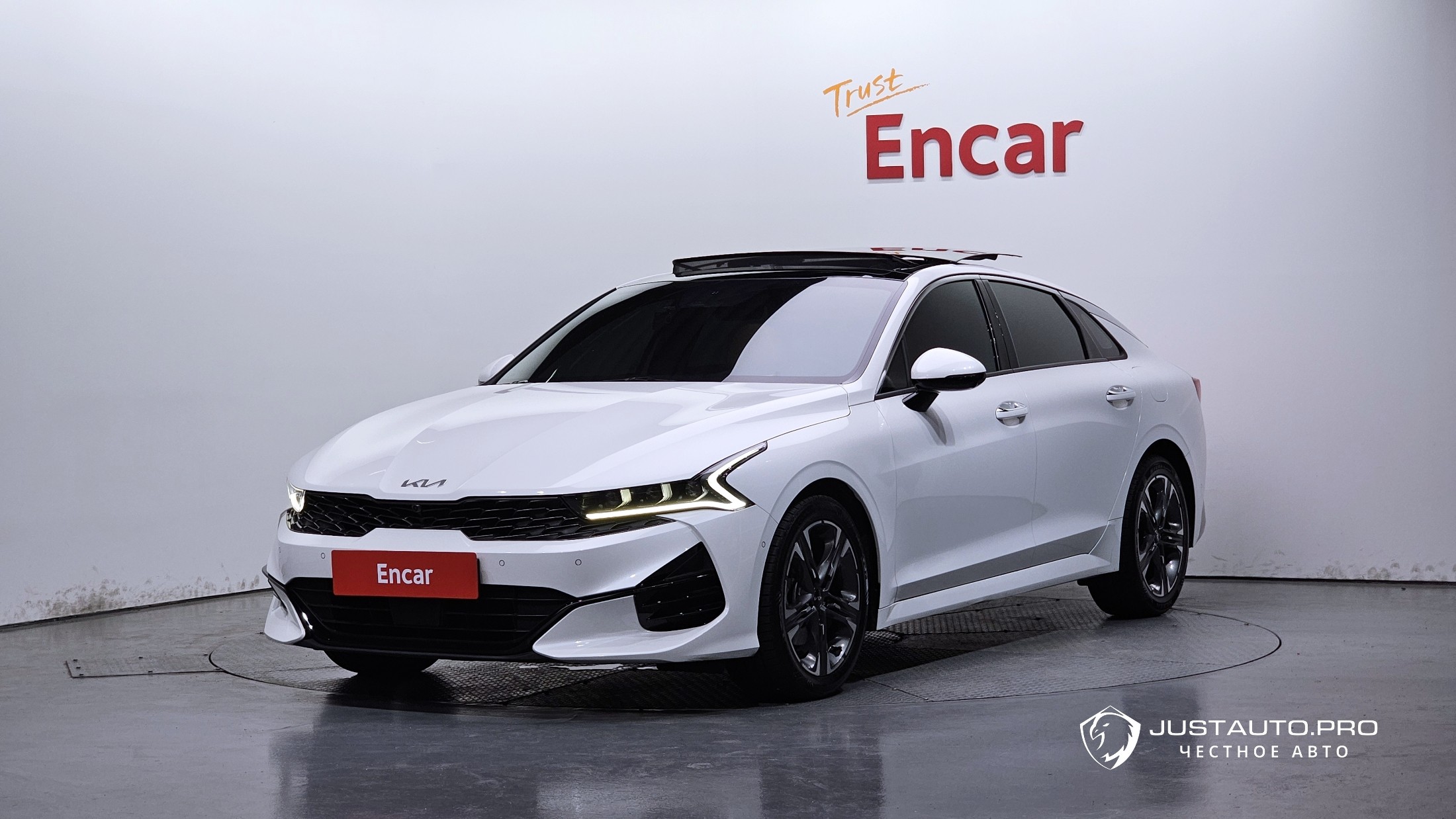 Автомобиль Kia K5