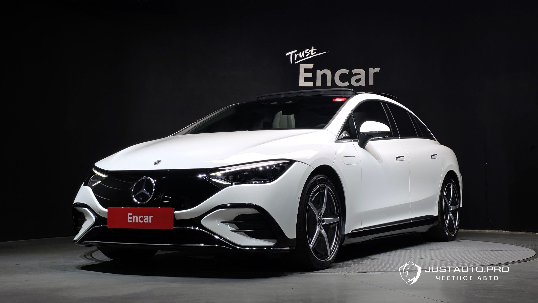 Автомобиль Mercedes-Benz EQE