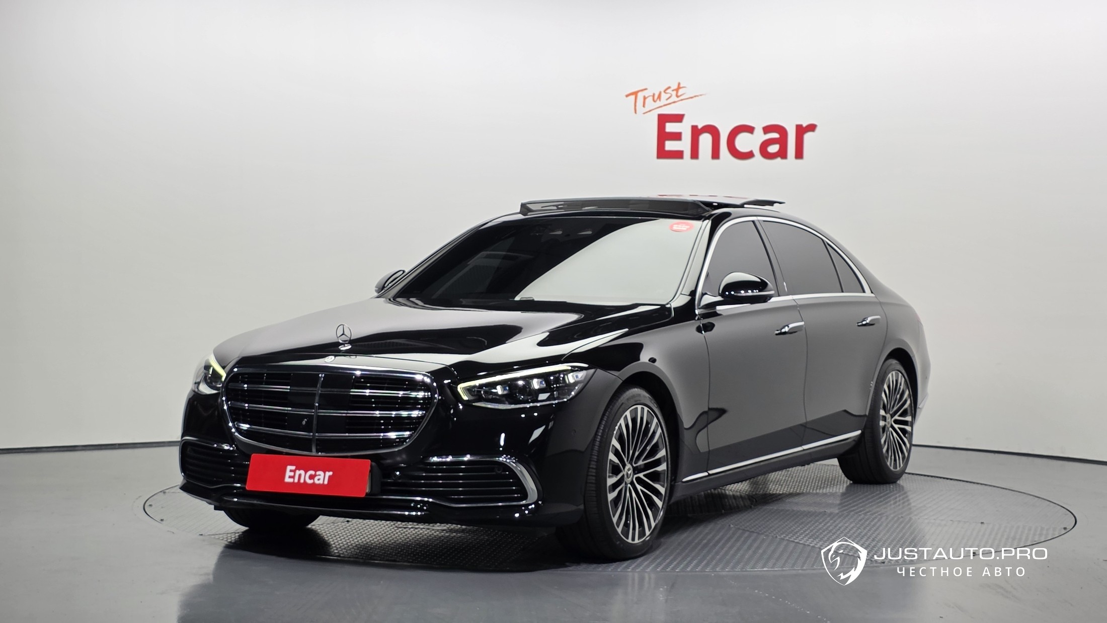 Автомобиль Mercedes-Benz S-Class