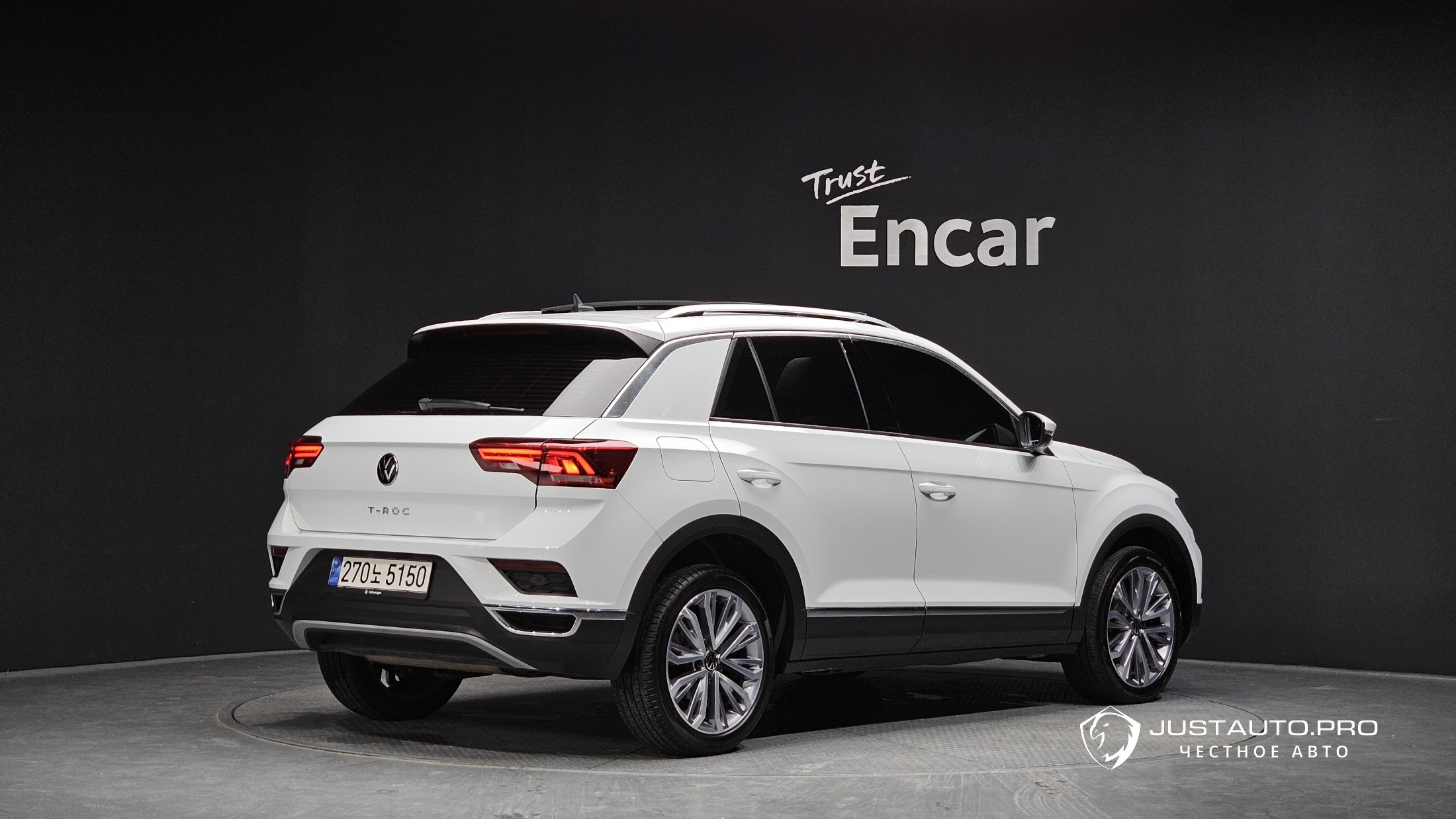 Автомобиль Volkswagen T-Roc