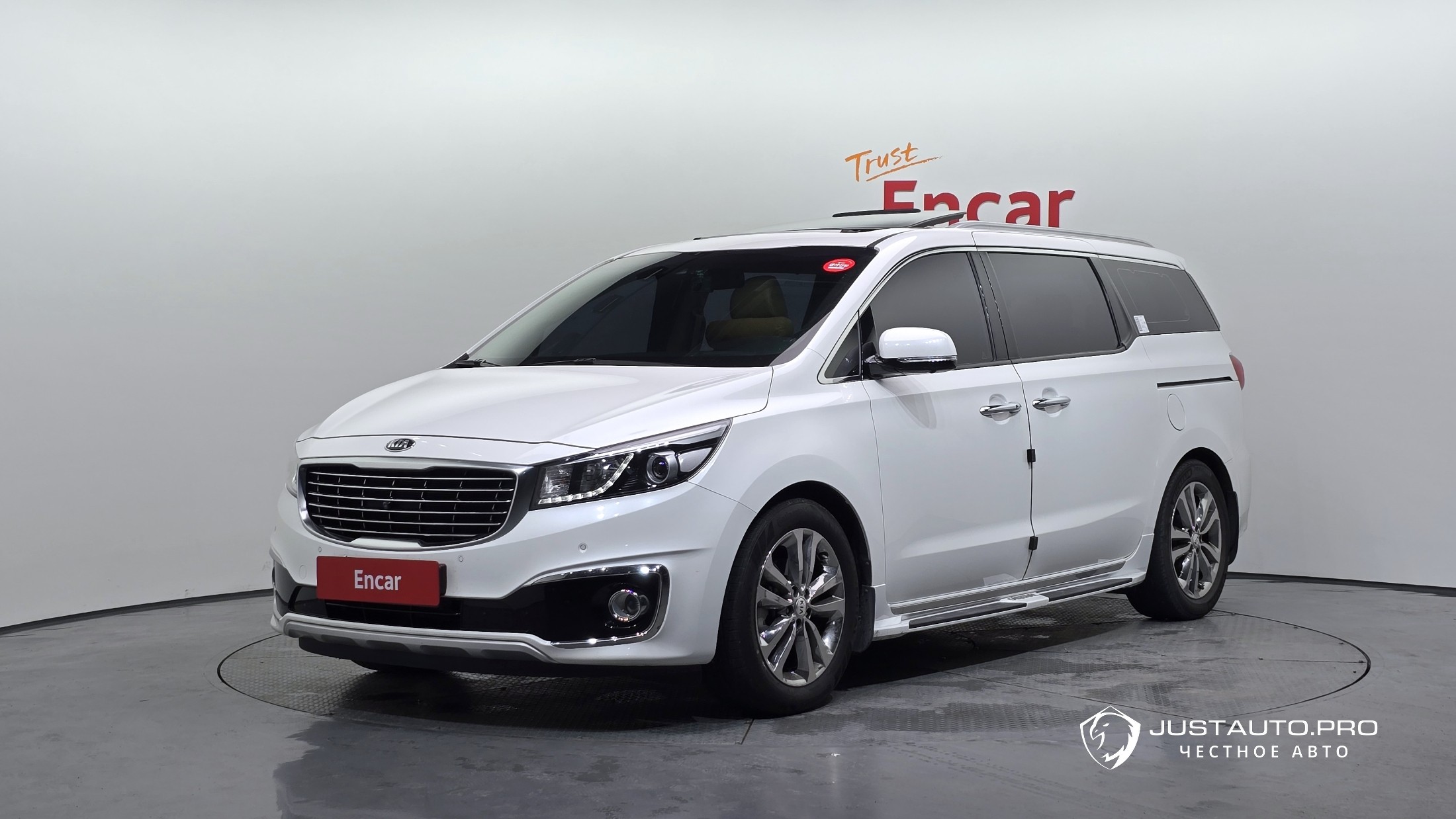 Автомобиль Kia Canival