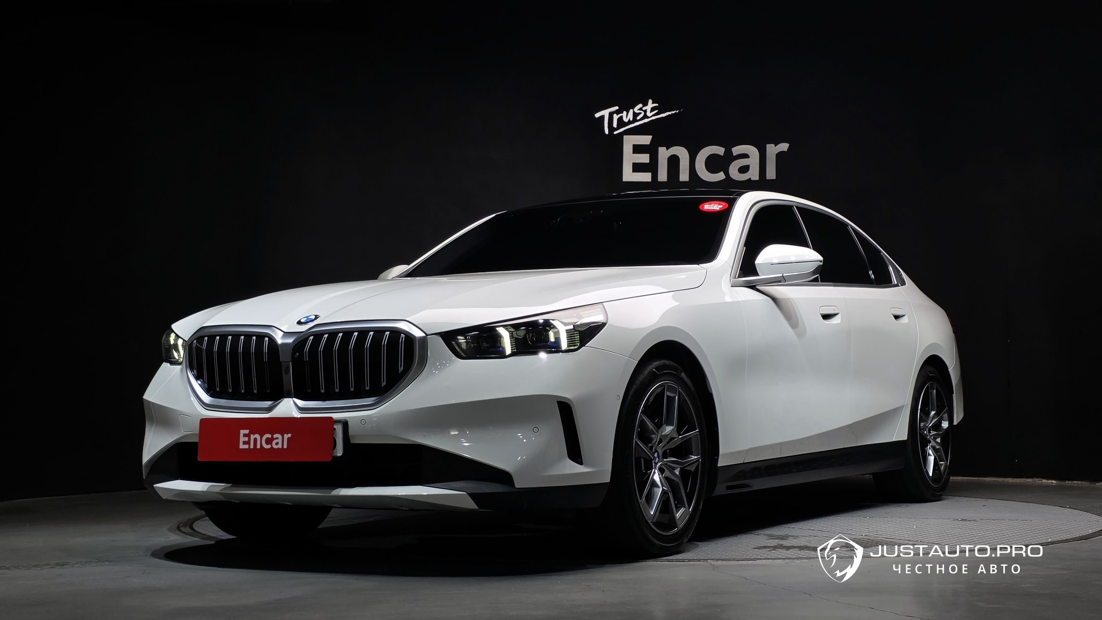 Автомобиль BMW 5-Series