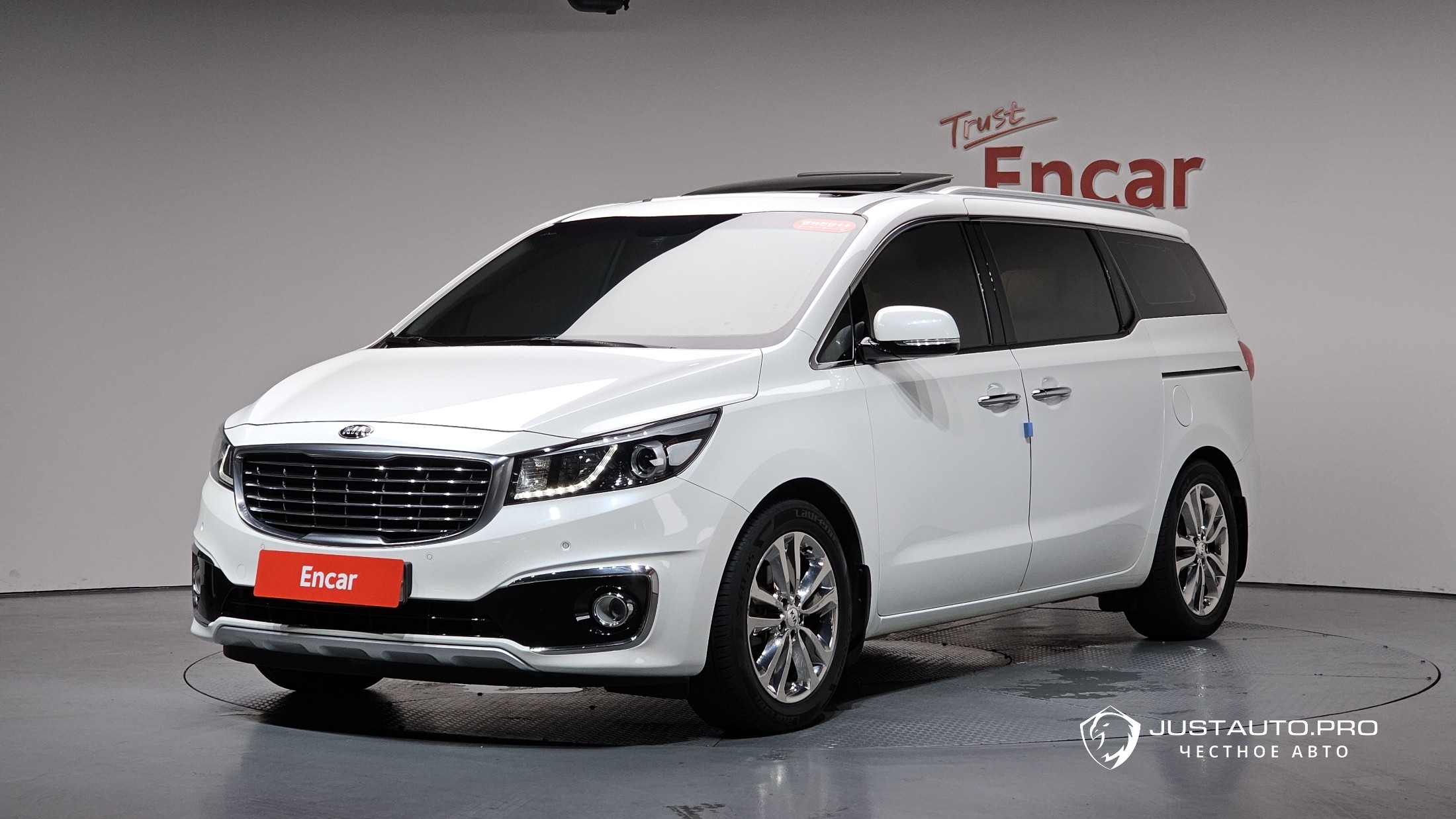 Автомобиль Kia Canival