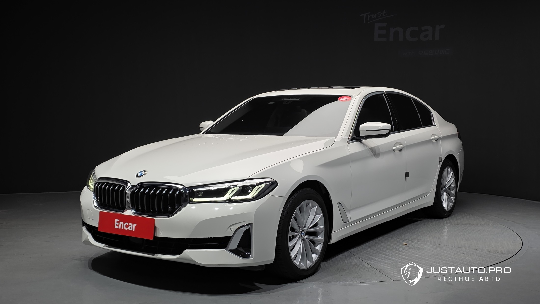 Автомобиль BMW 5-Series