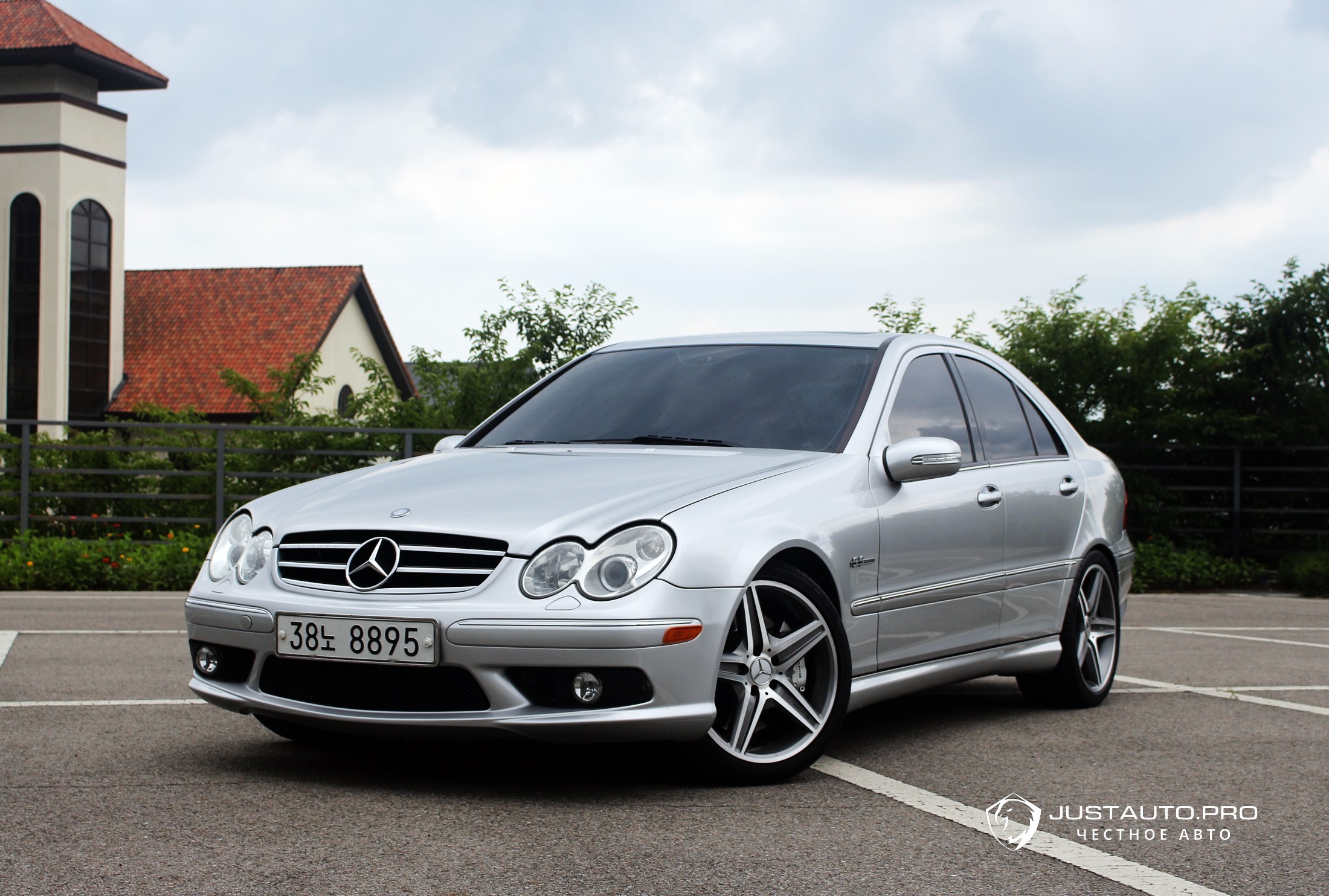 Автомобиль Mercedes-Benz C-Class