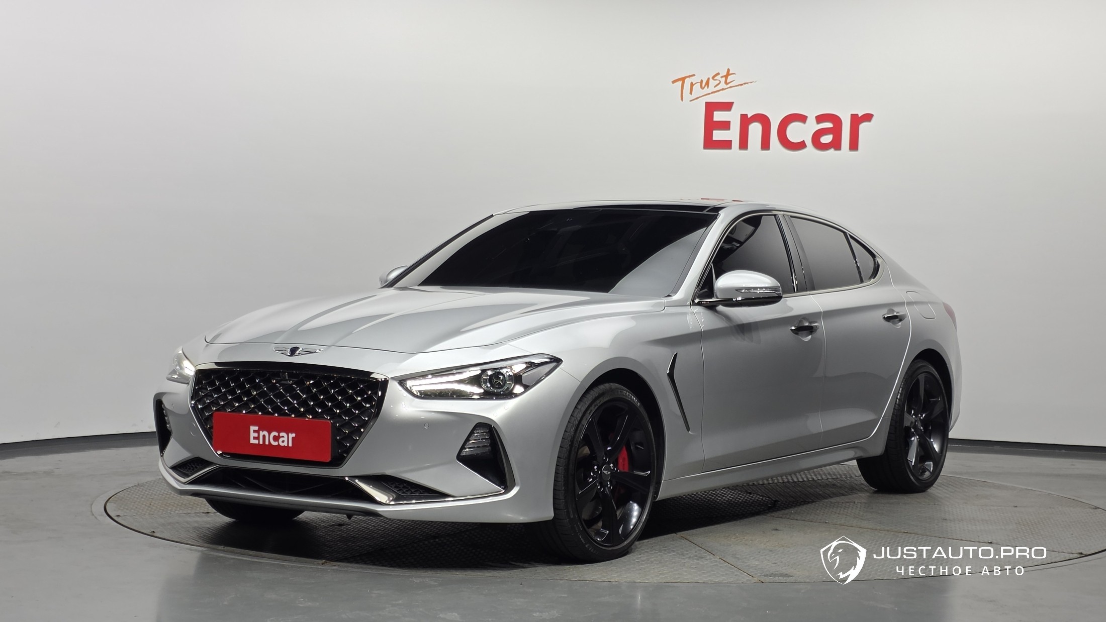 Автомобиль Genesis G70