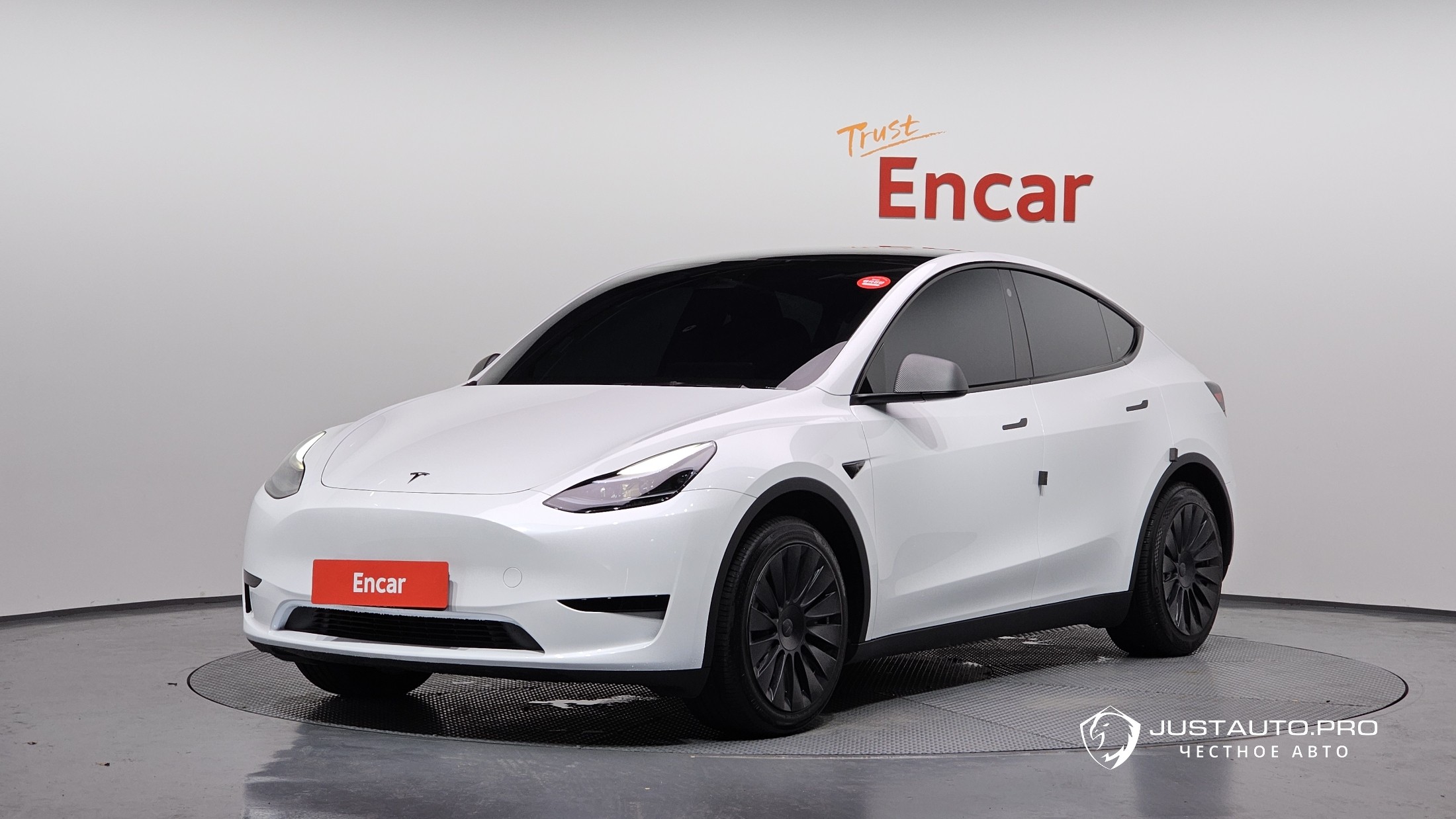 Автомобиль Tesla Model Y