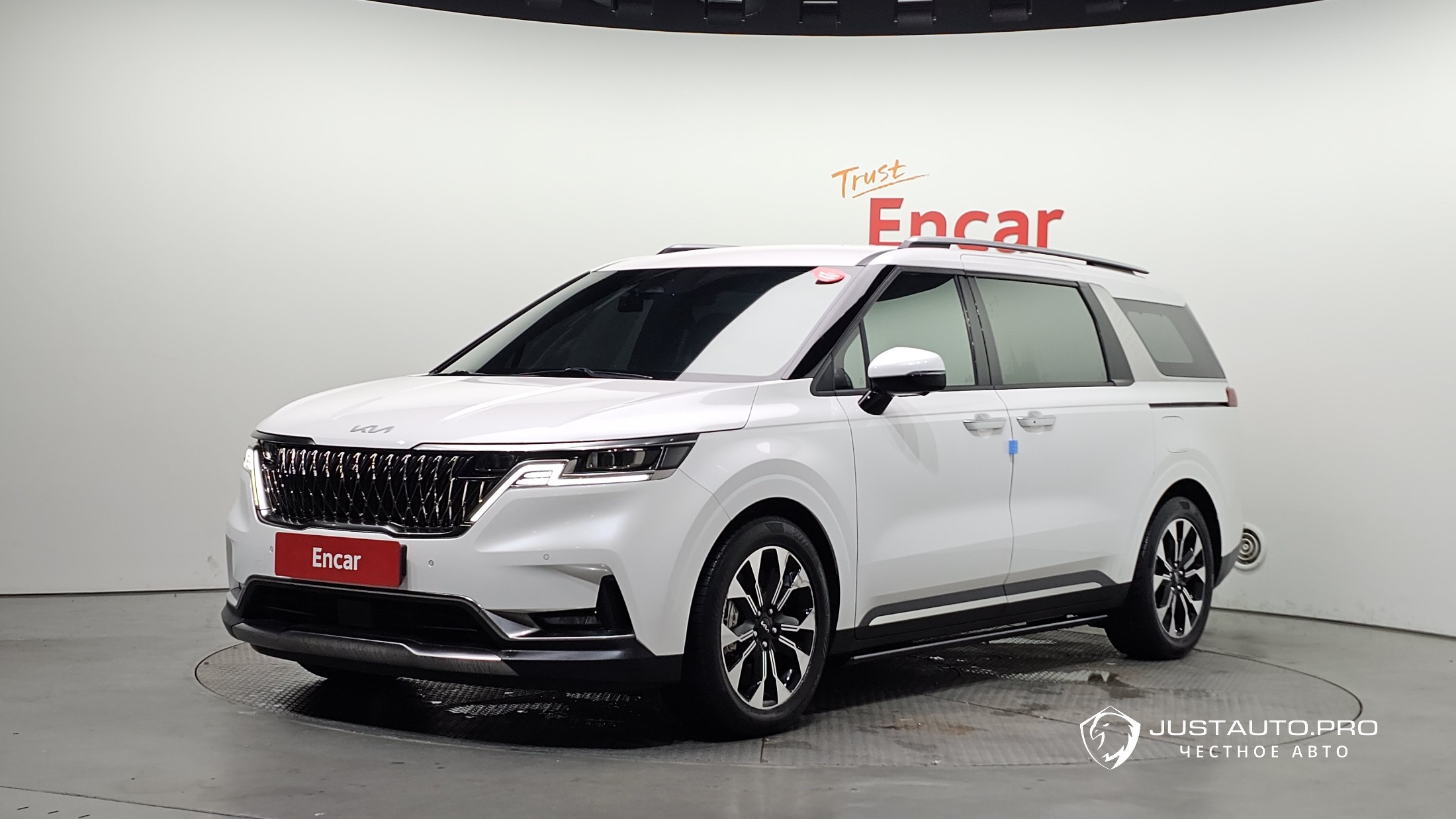 Автомобиль Kia Canival