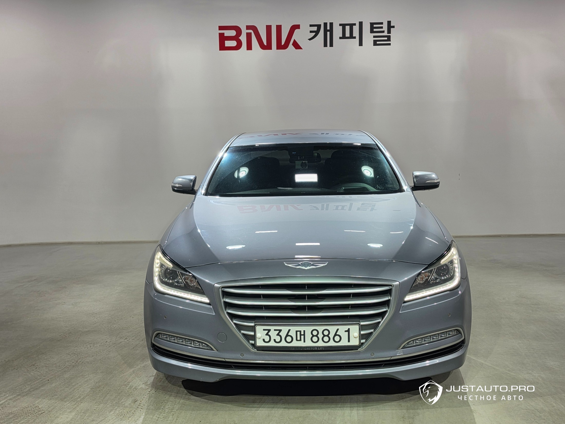 Автомобиль Hyundai Genesis