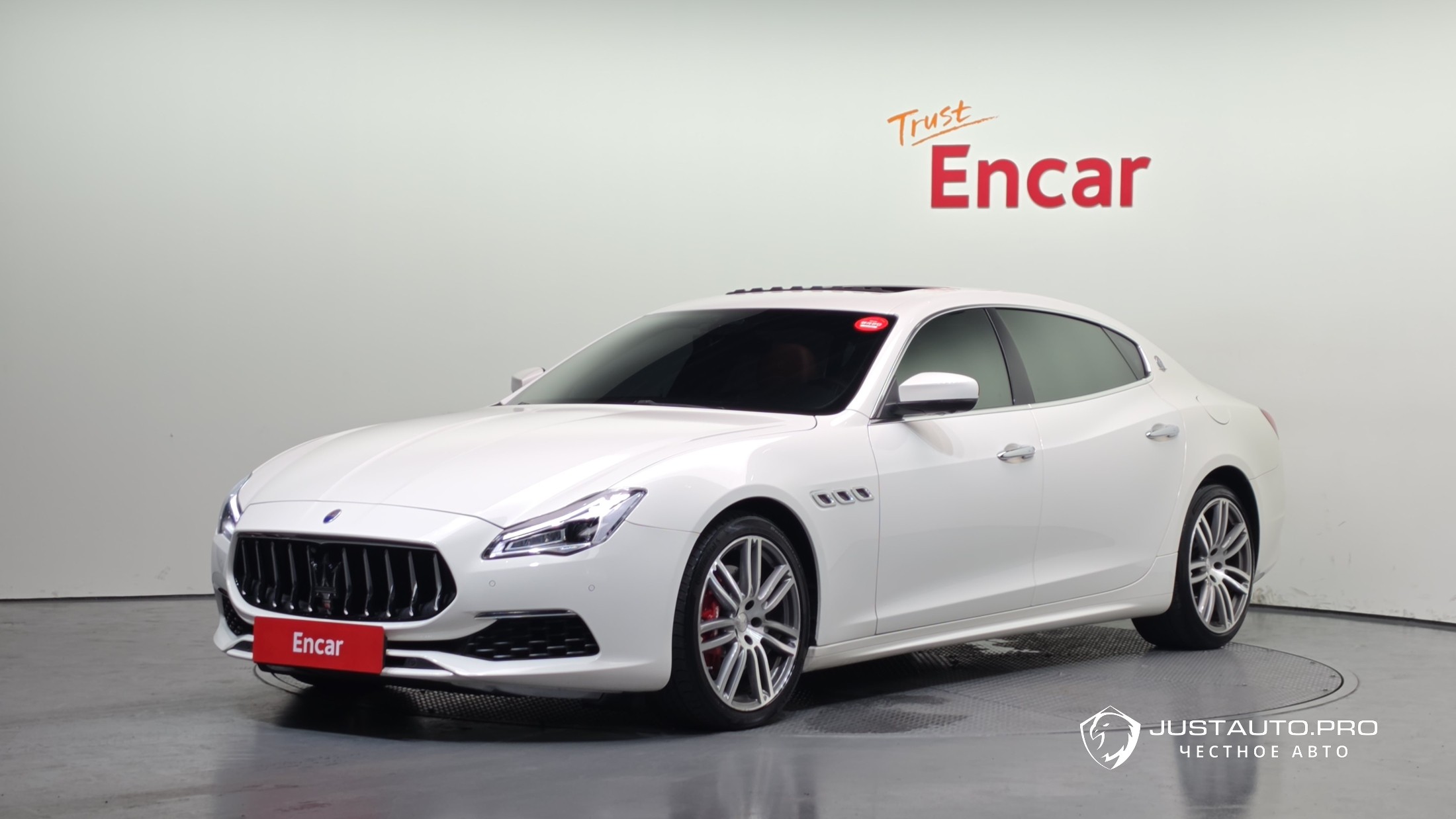 Автомобиль Maserati Quattroporte