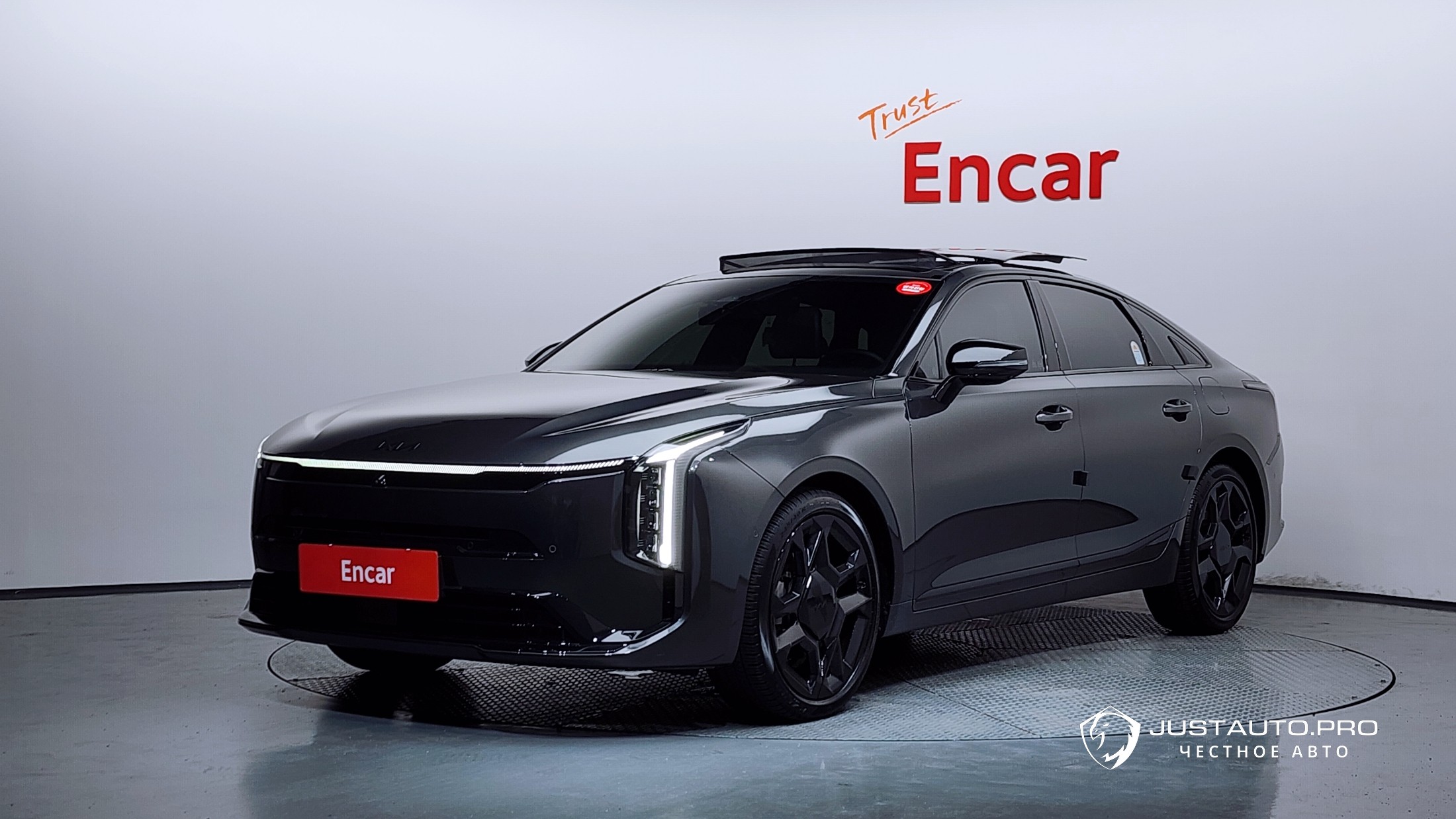 Автомобиль Kia K8