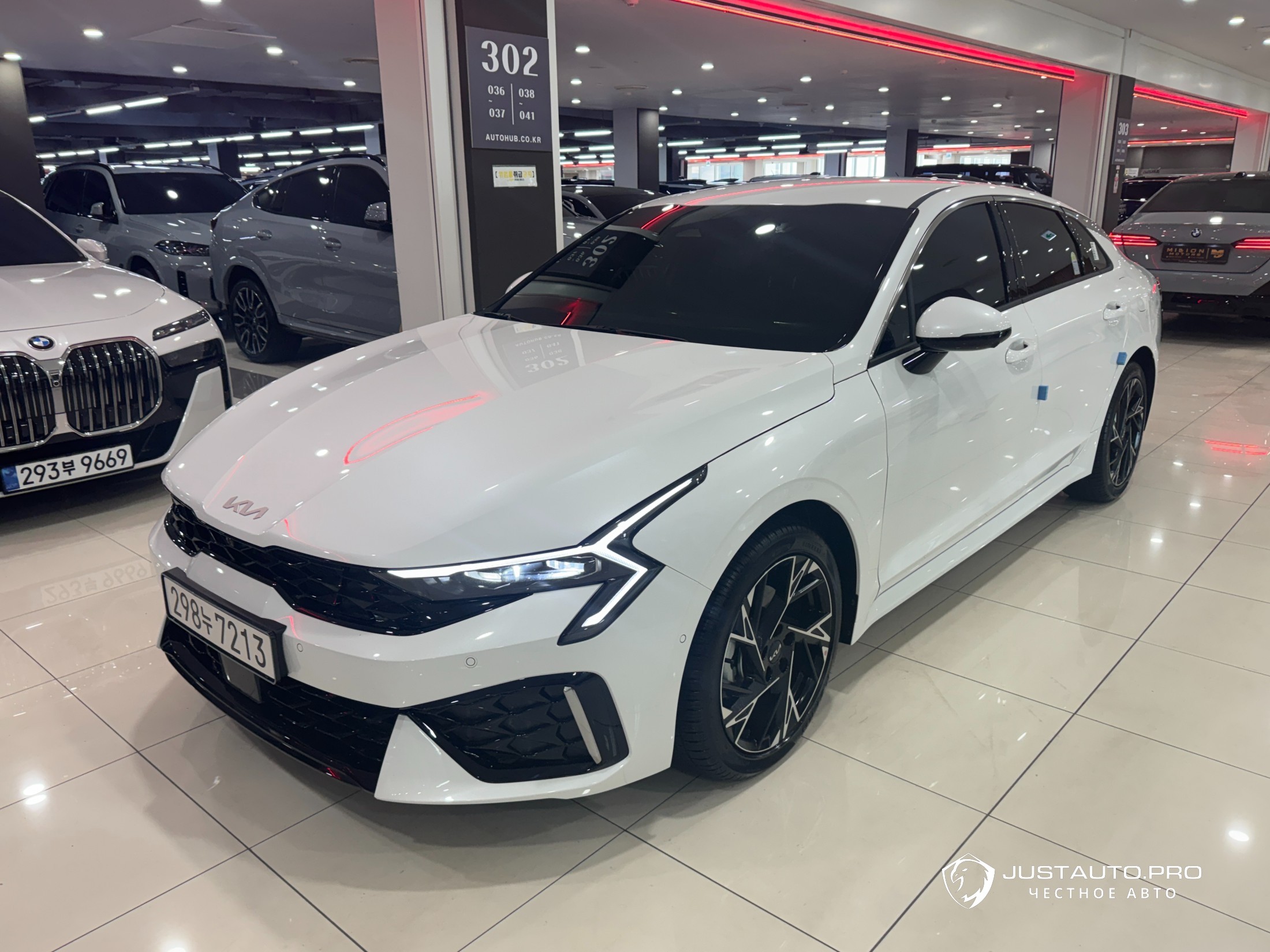 Автомобиль Kia K5
