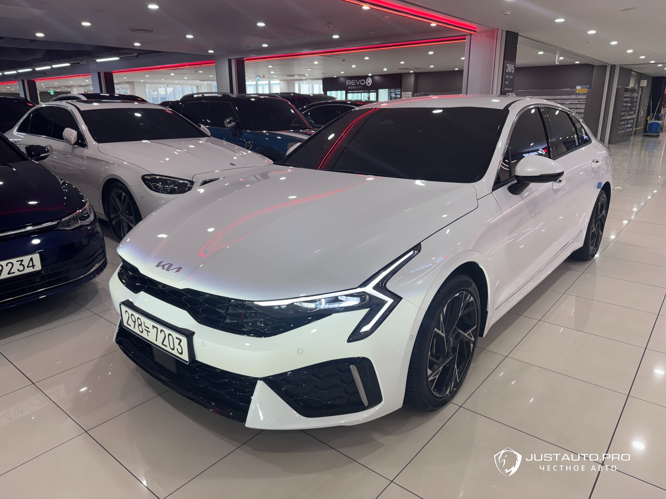 Автомобиль Kia K5