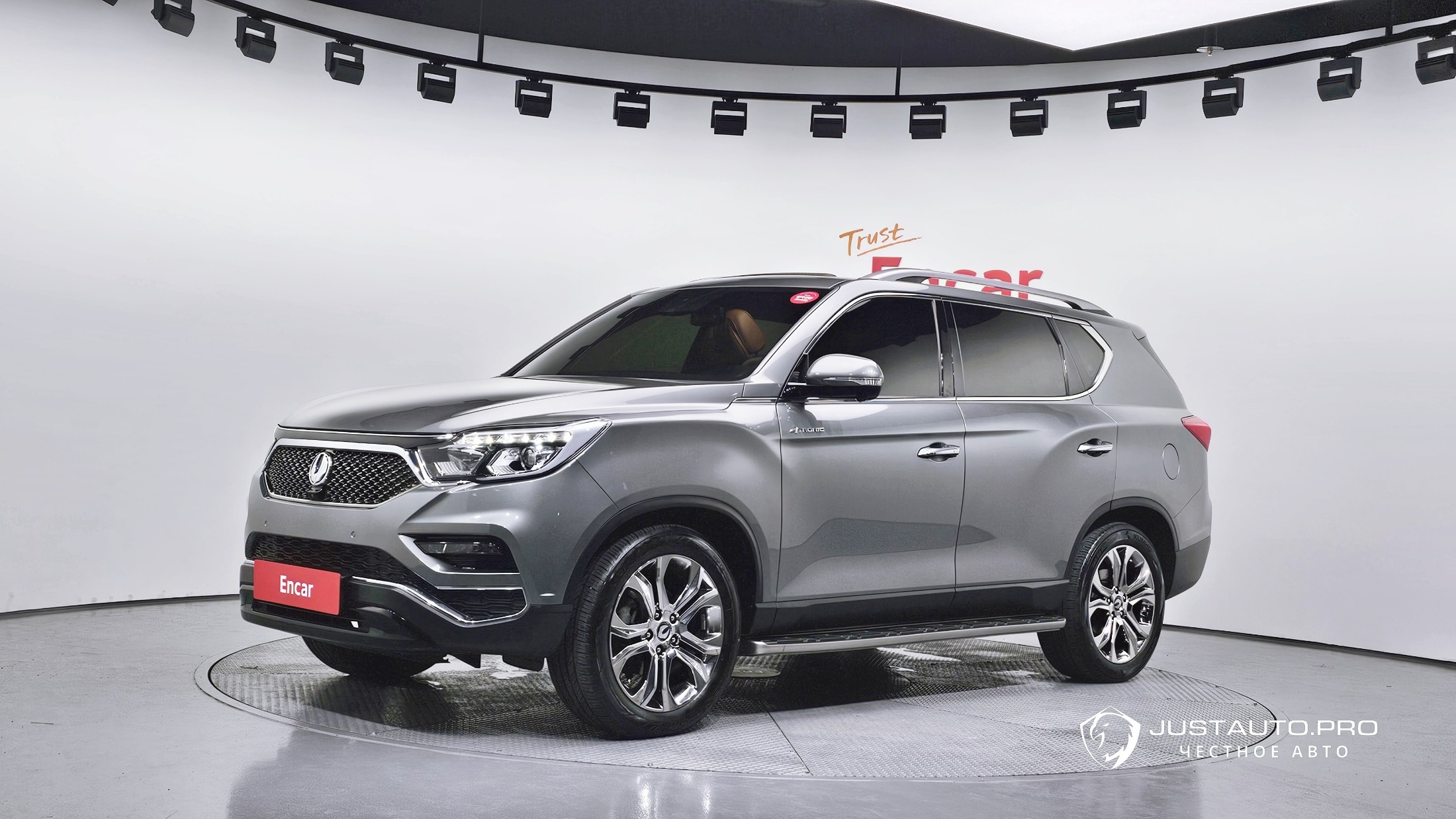 Автомобиль KG_Mobility_Ssangyong Rexton
