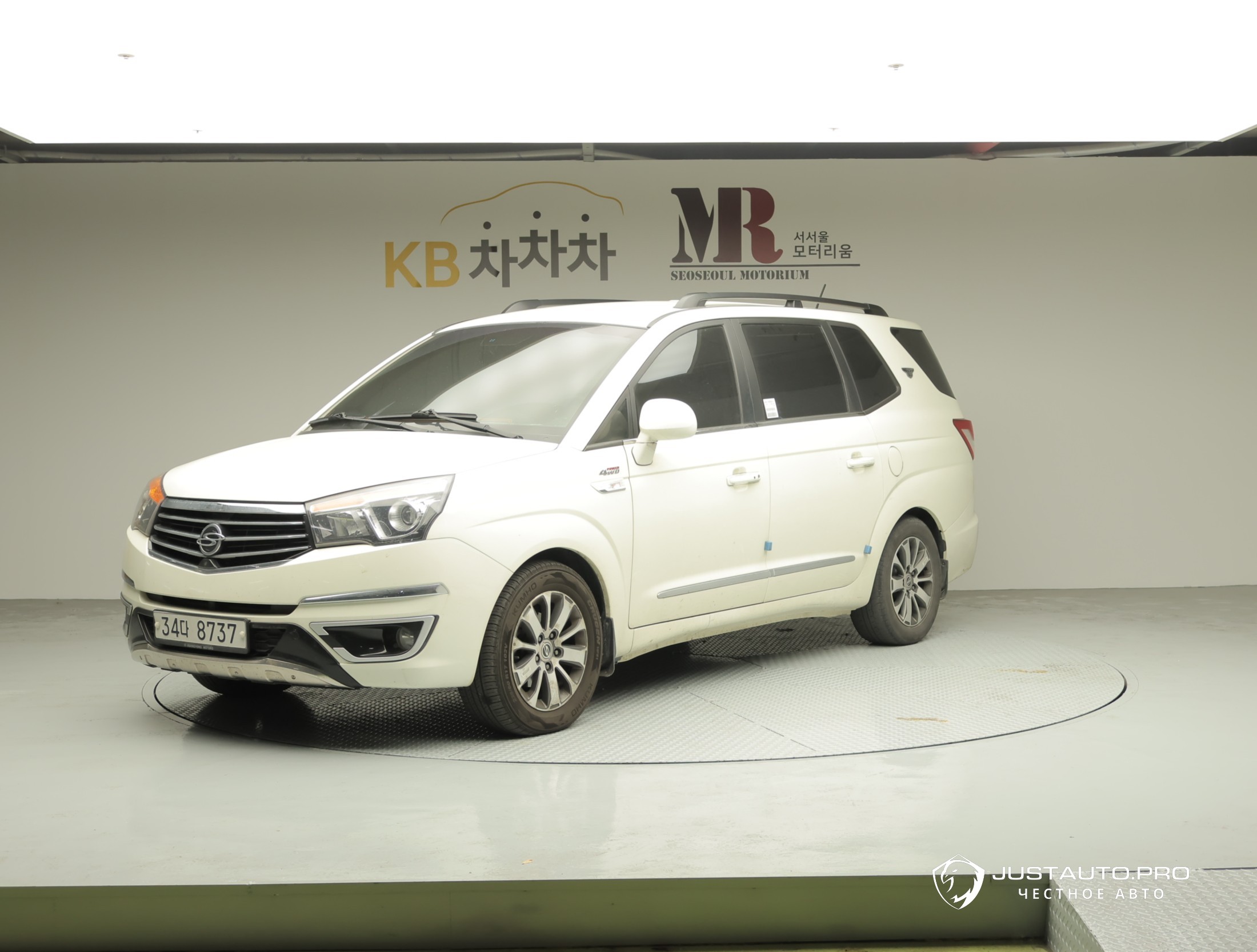 Автомобиль KG_Mobility_Ssangyong KORANDO