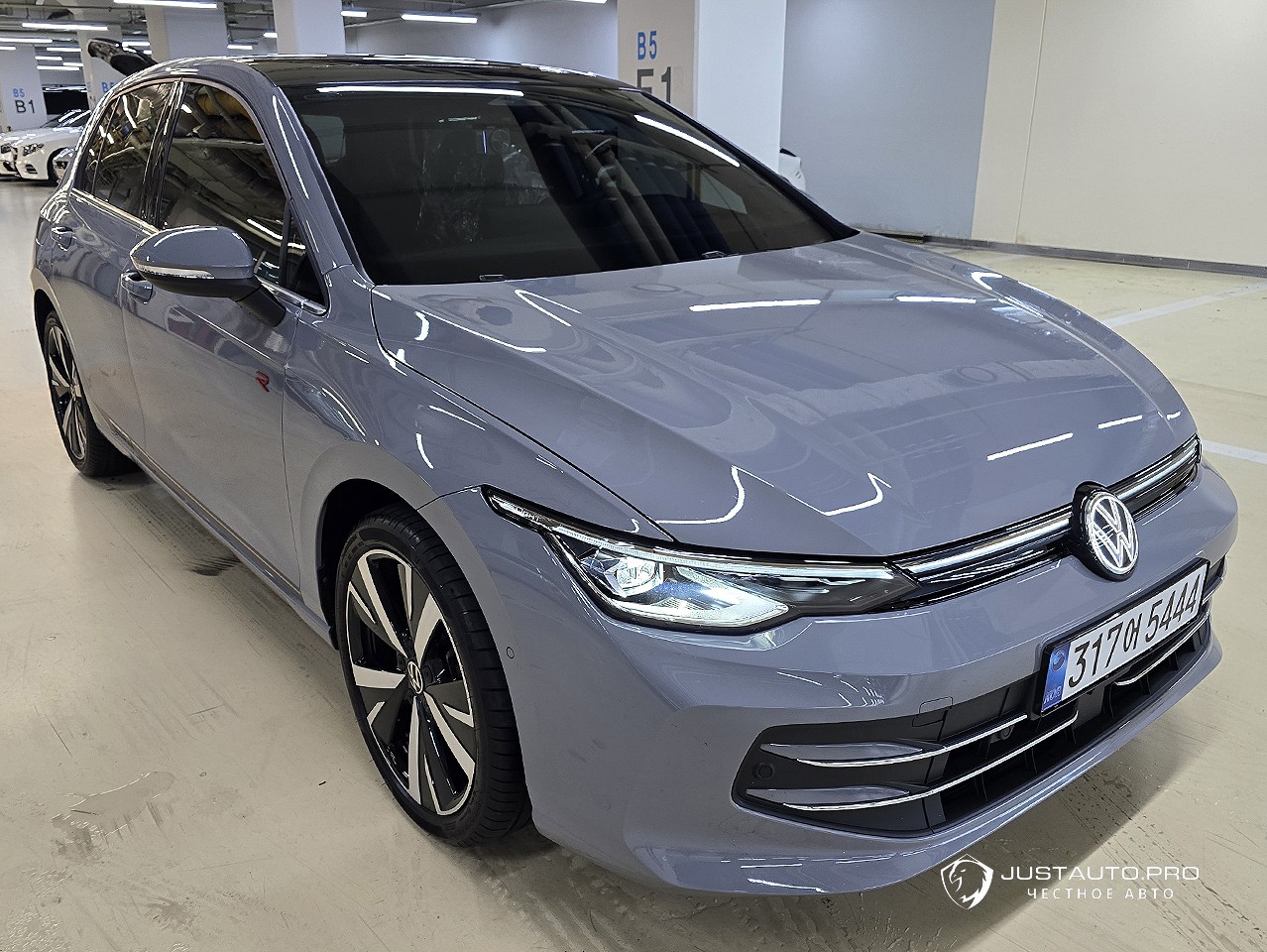 Автомобиль Volkswagen Golf