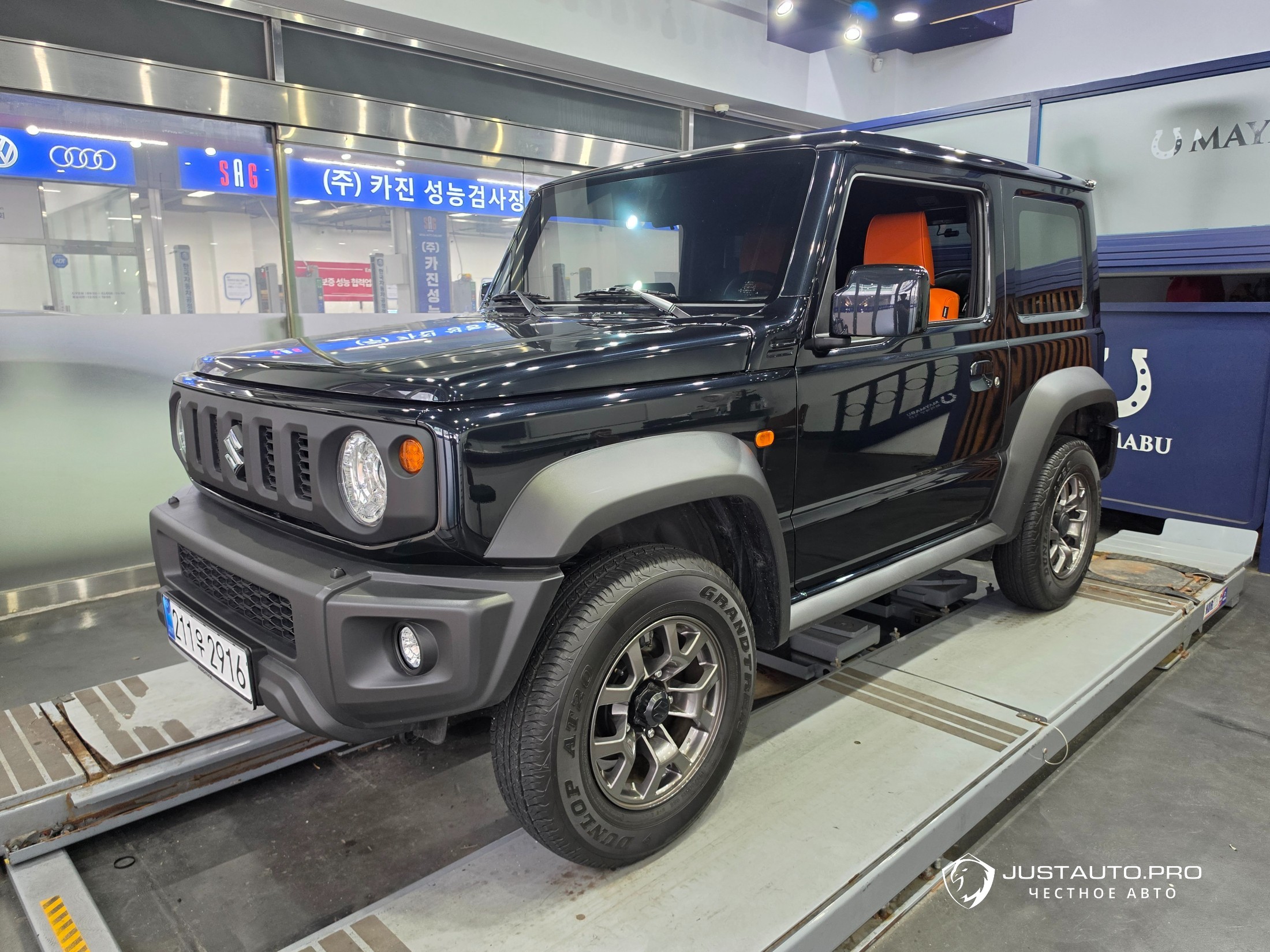 Автомобиль Suzuki Jimny