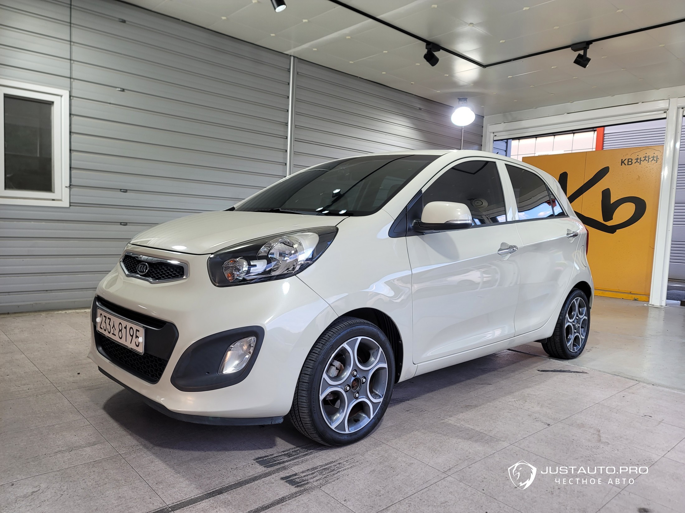 Автомобиль Kia morning