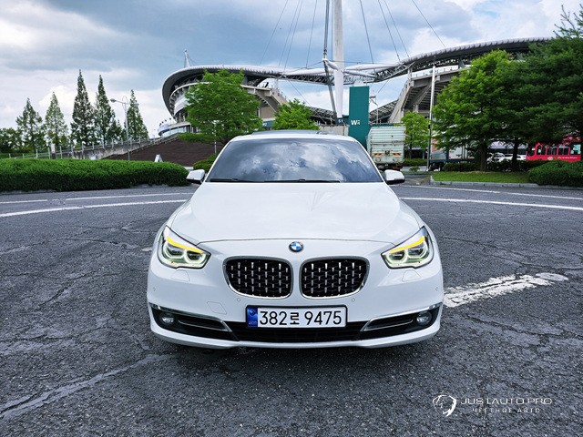 Автомобиль BMW Gran Turismo