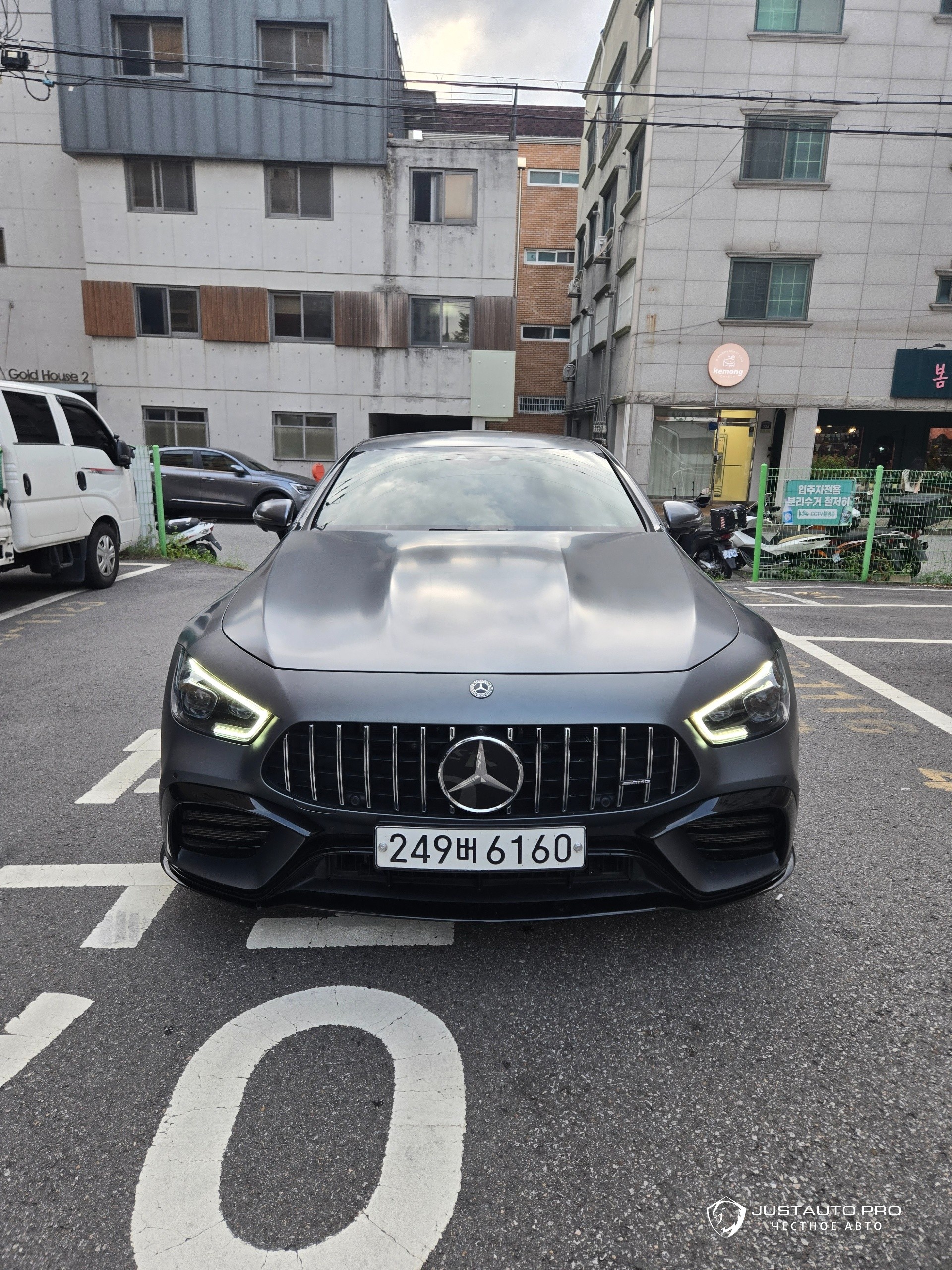 Автомобиль Mercedes-Benz AMG GT