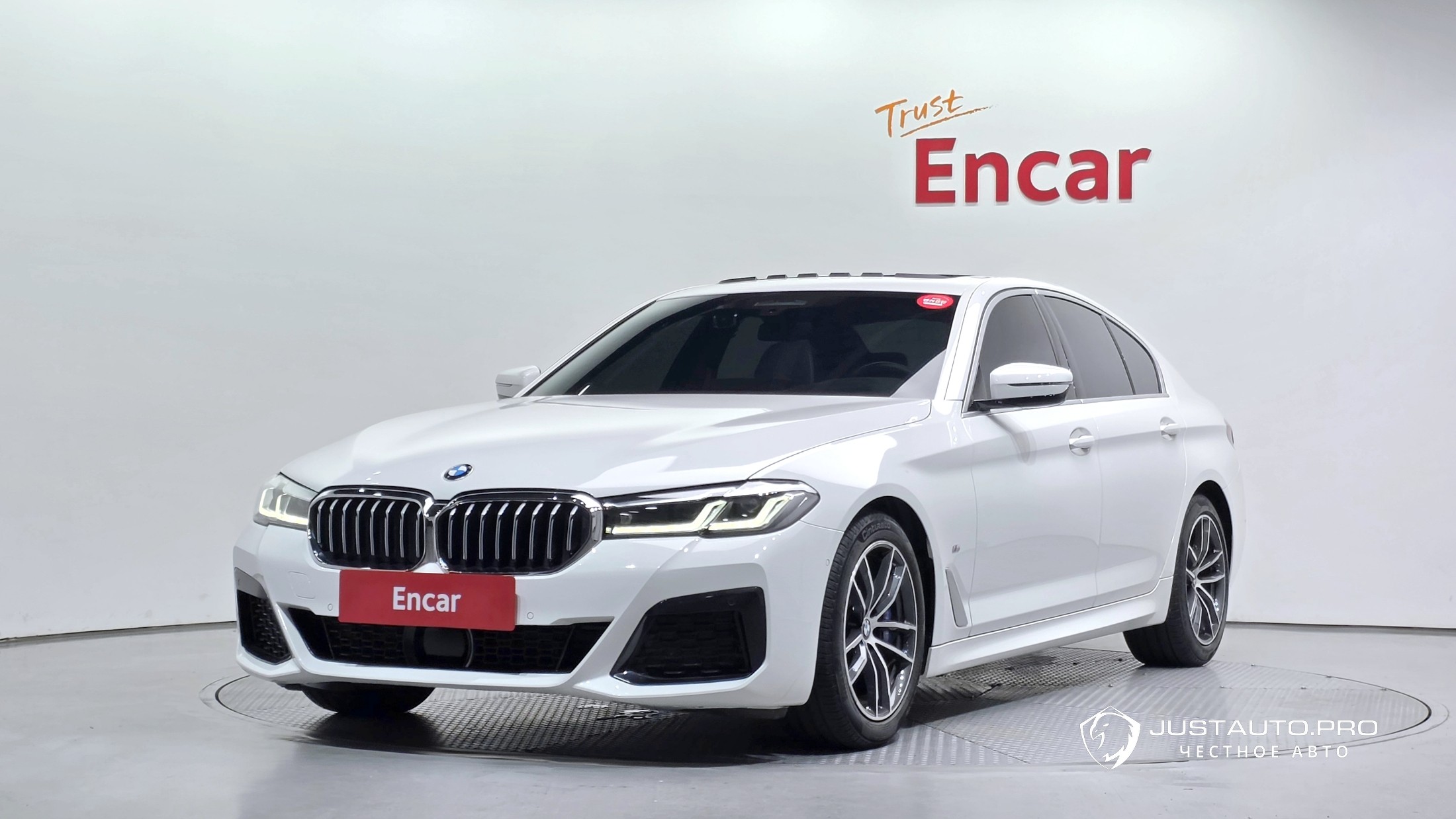Автомобиль BMW 5-Series
