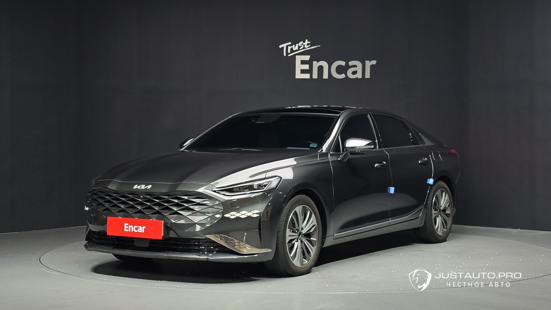 Автомобиль Kia K8