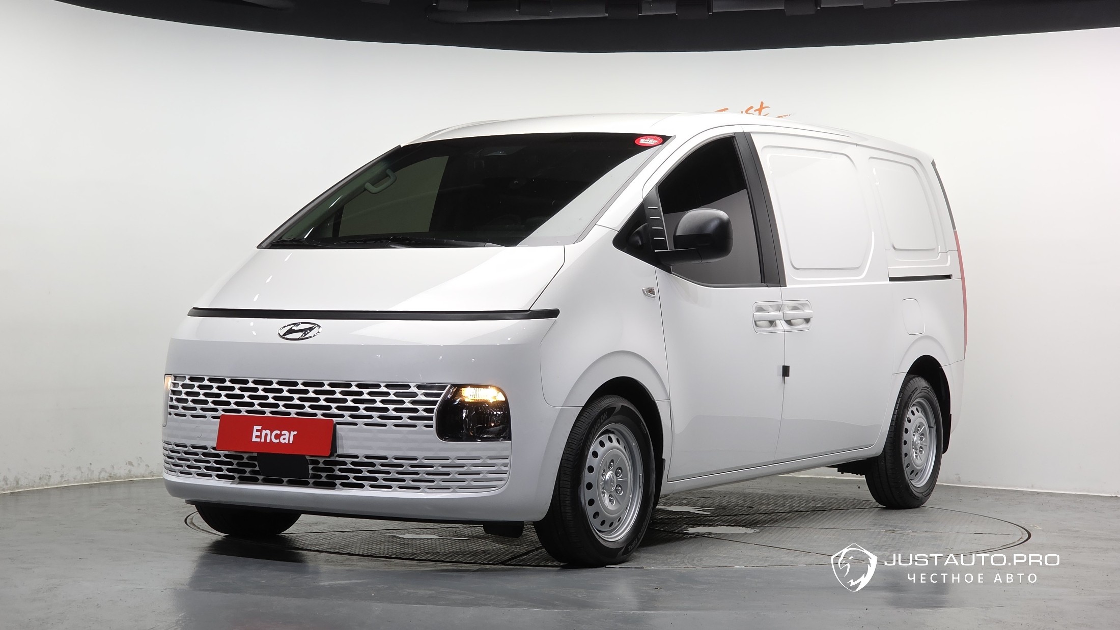 Автомобиль Hyundai Staria