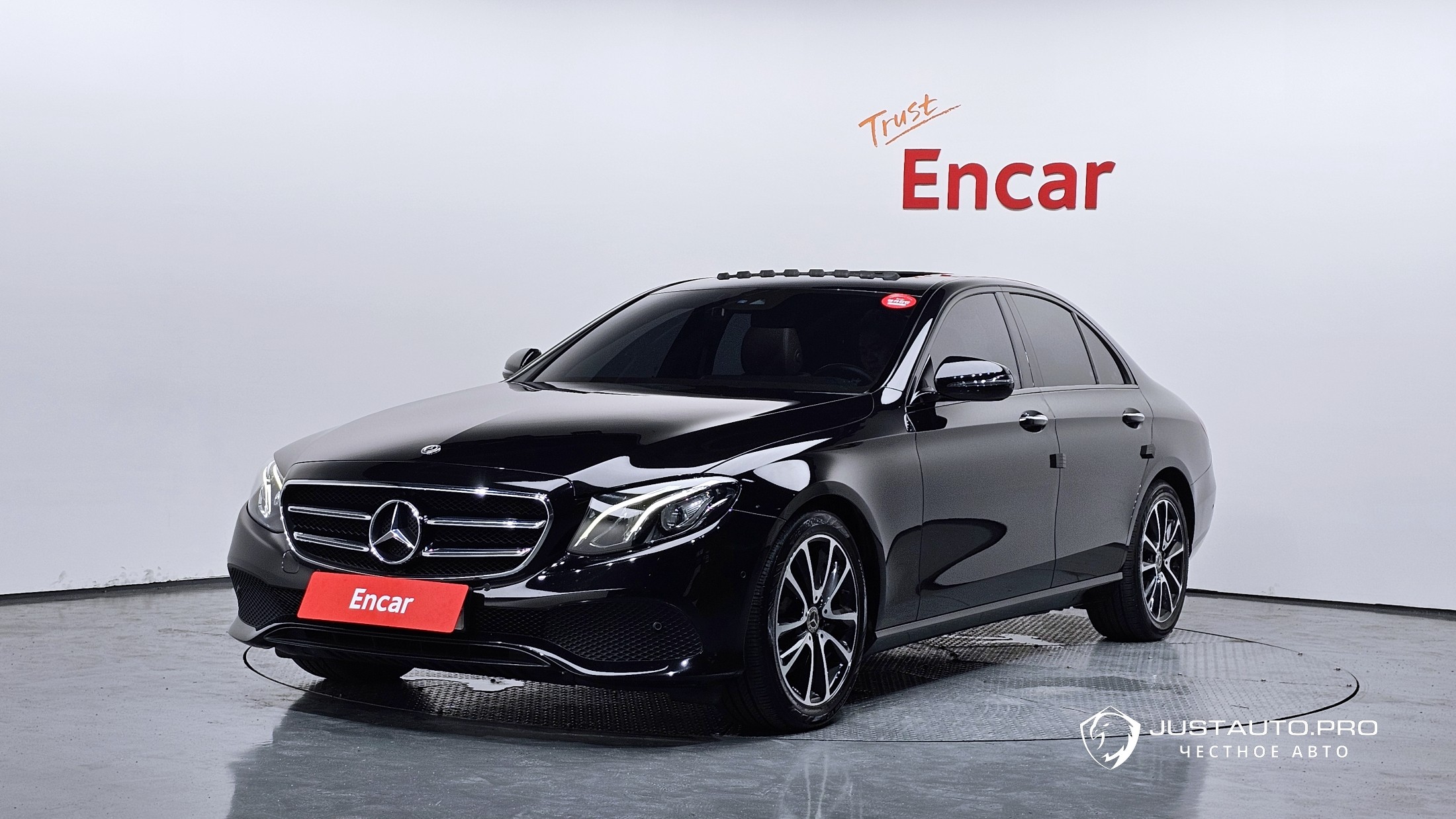 Автомобиль Mercedes-Benz E-Class