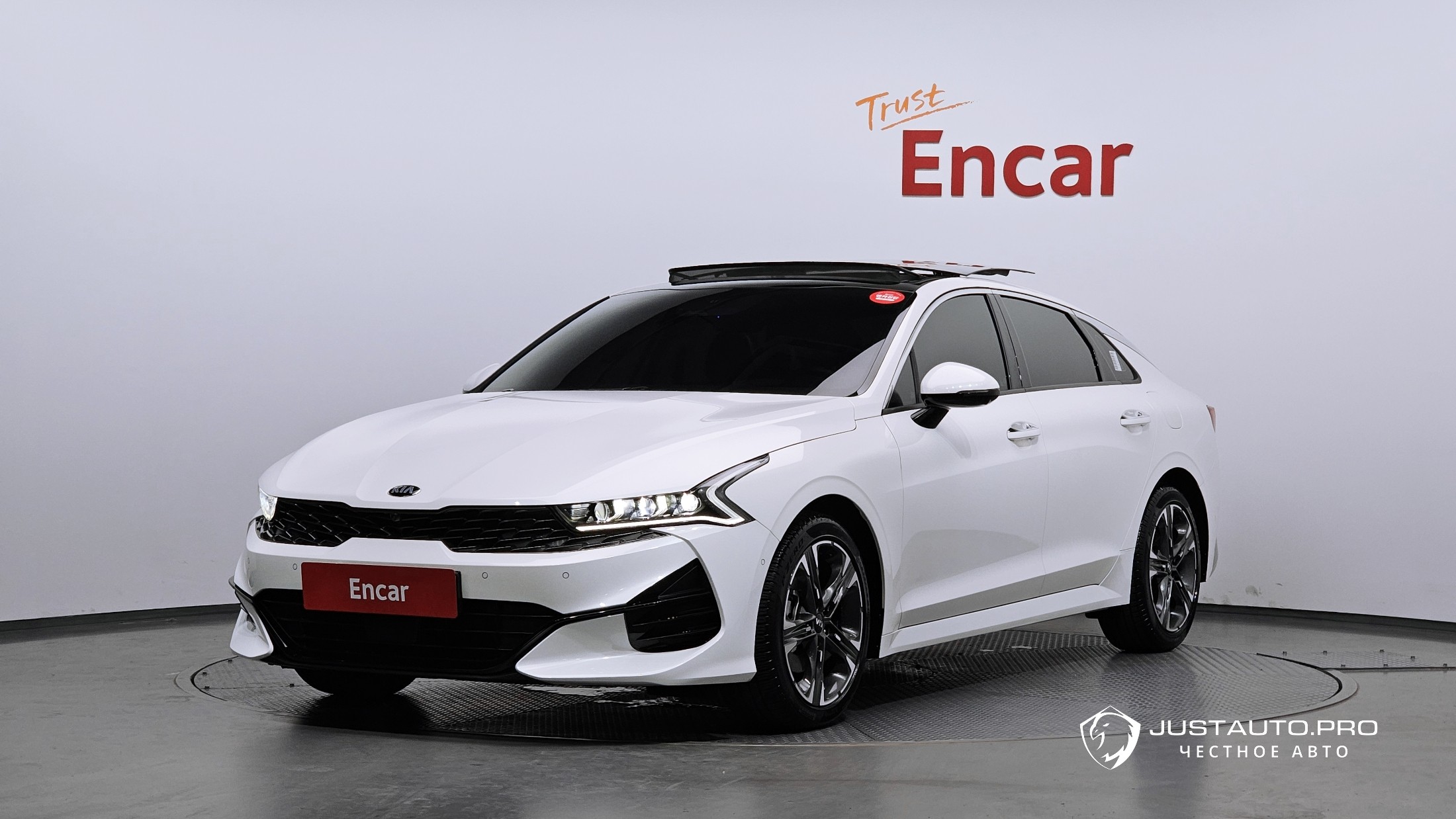 Автомобиль Kia K5
