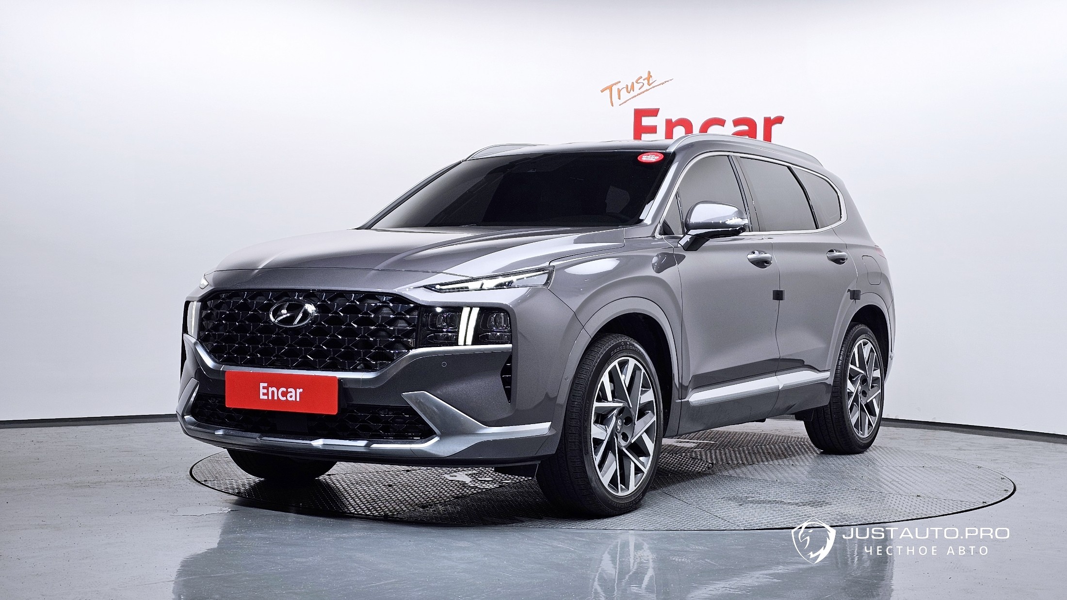 Автомобиль Hyundai Santafe