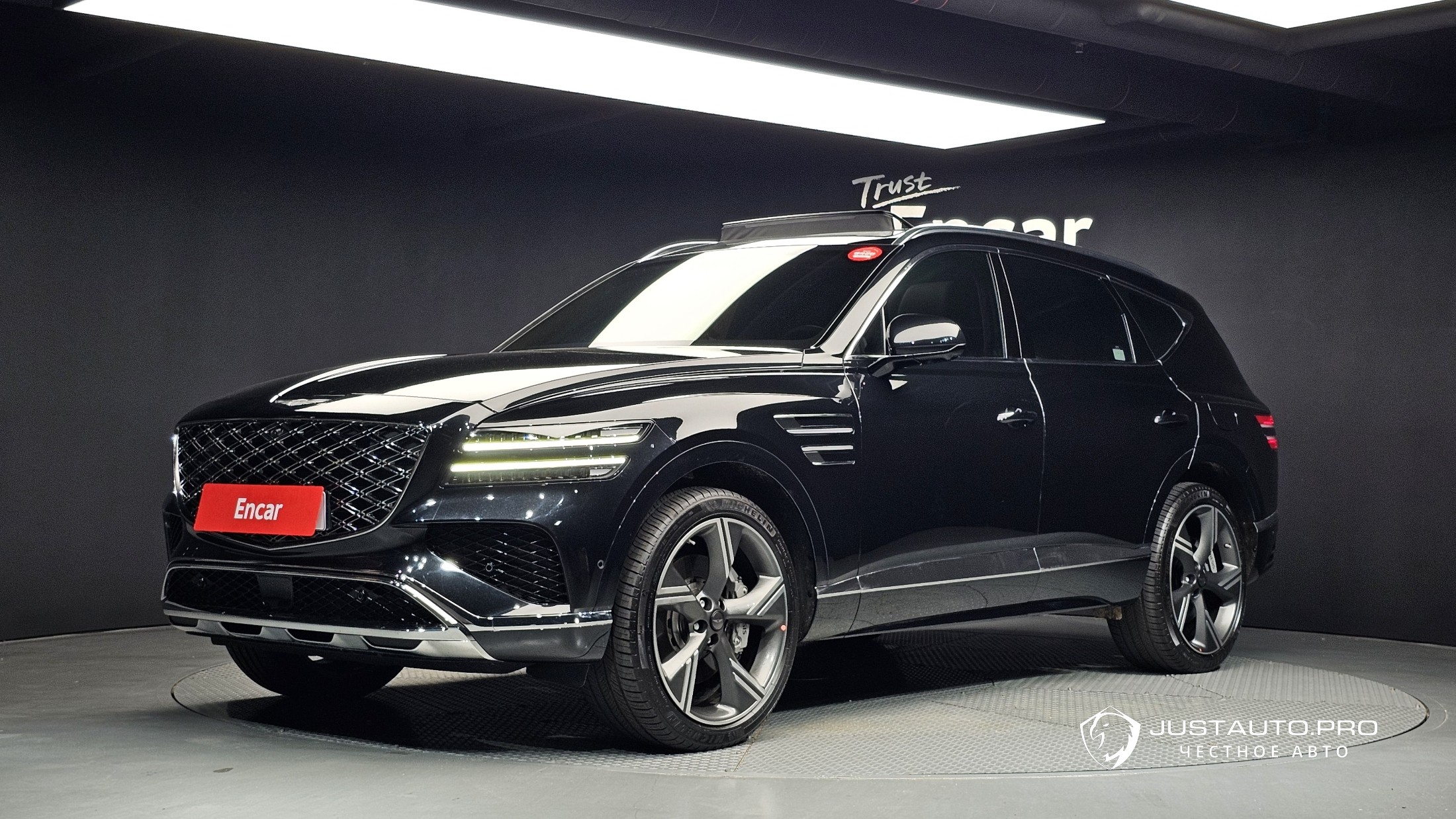 Автомобиль Genesis GV80