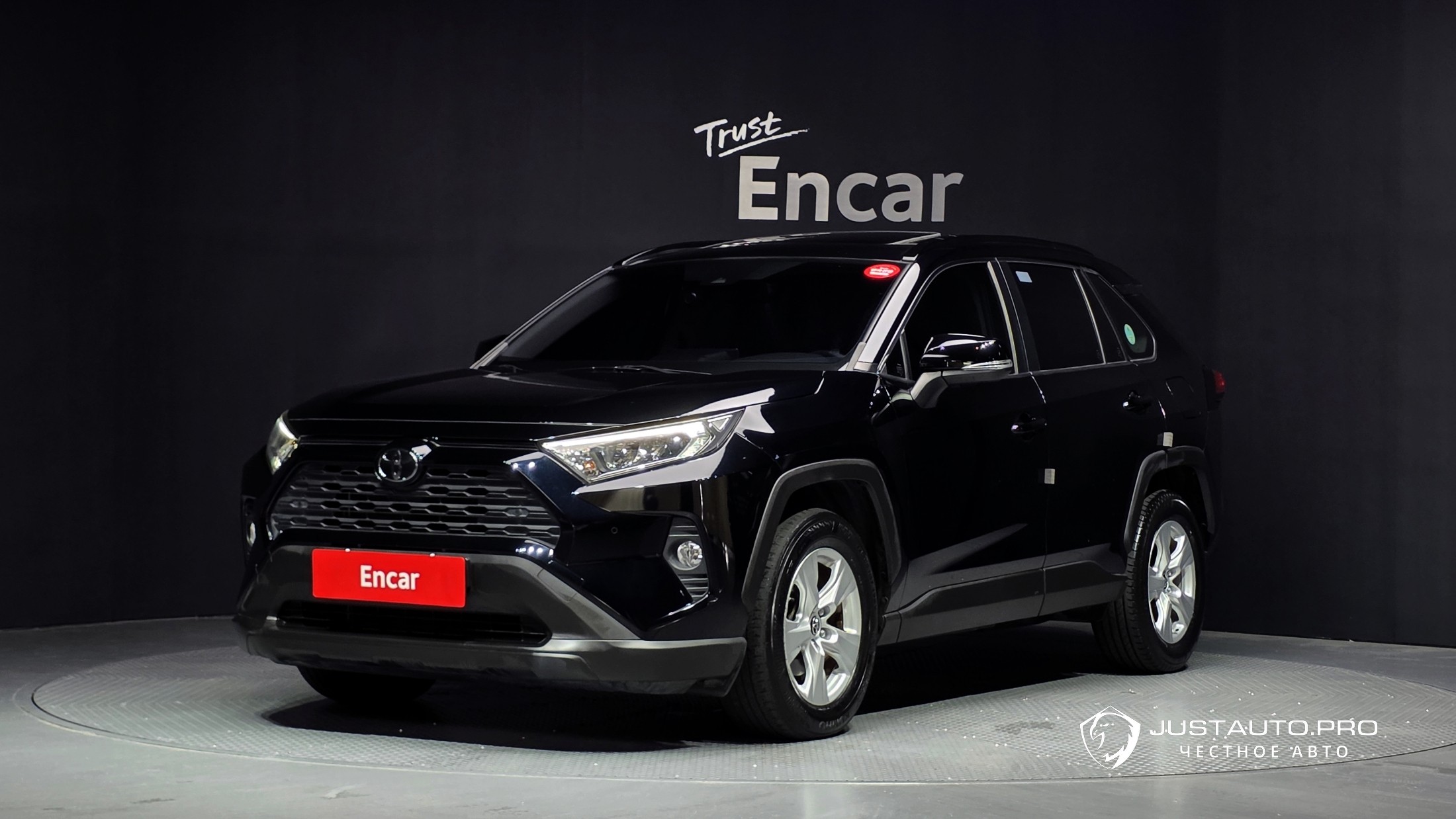 Автомобиль Toyota RAV4